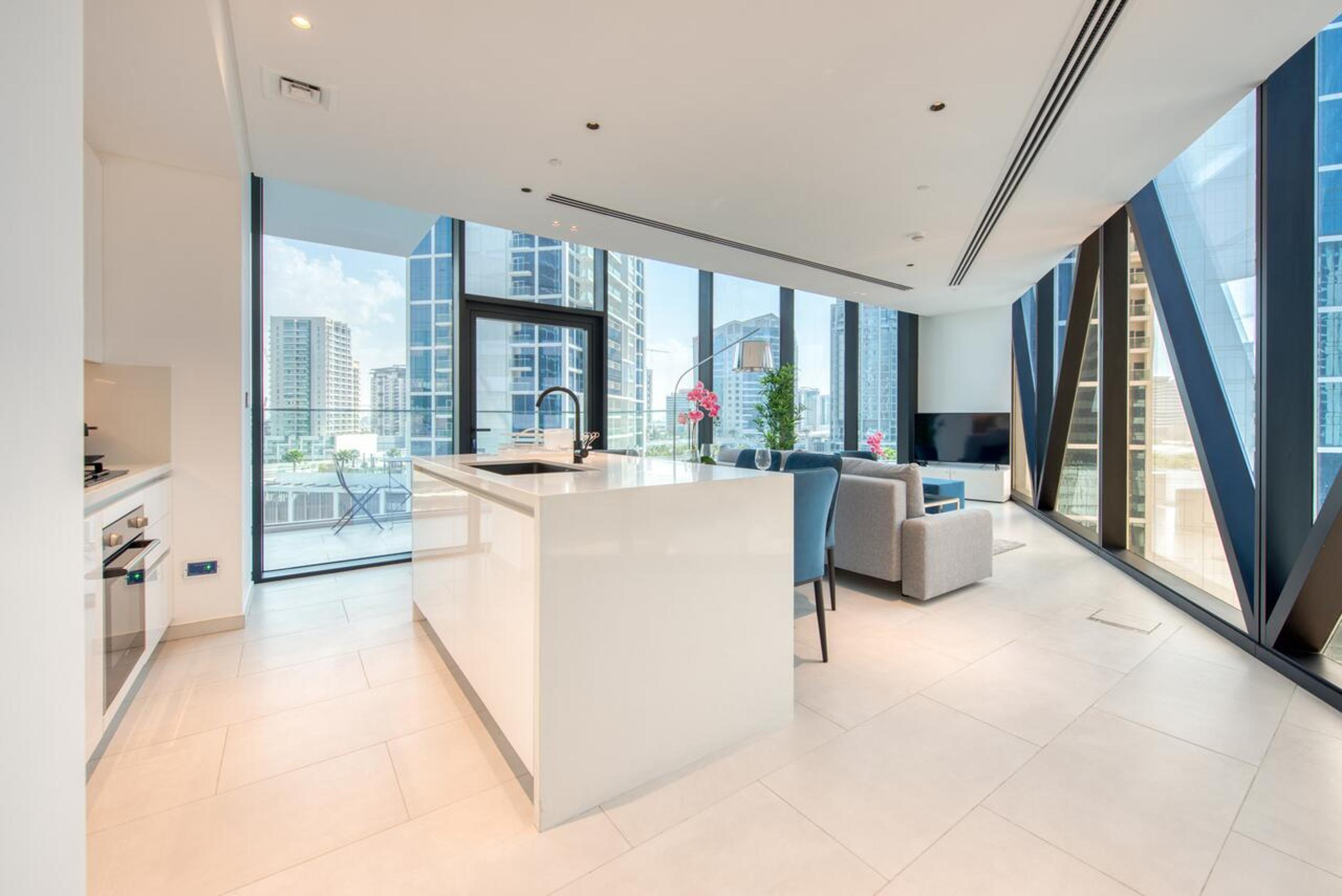Maison Privee - Luxury, Spacious, Modern Near Burj Khalifa and Dubai Canal