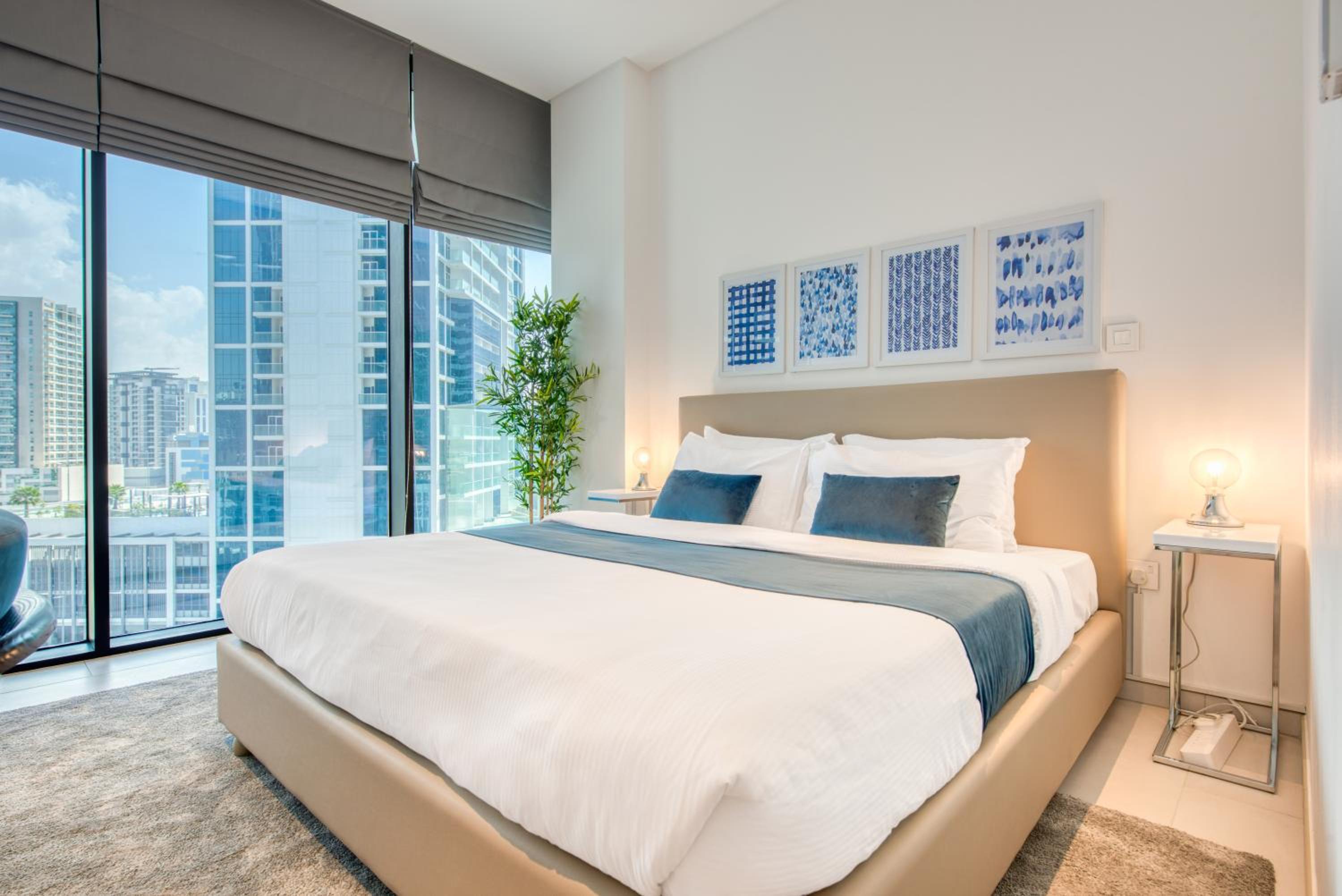 Maison Privee - Luxury, Spacious, Modern Near Burj Khalifa and Dubai Canal