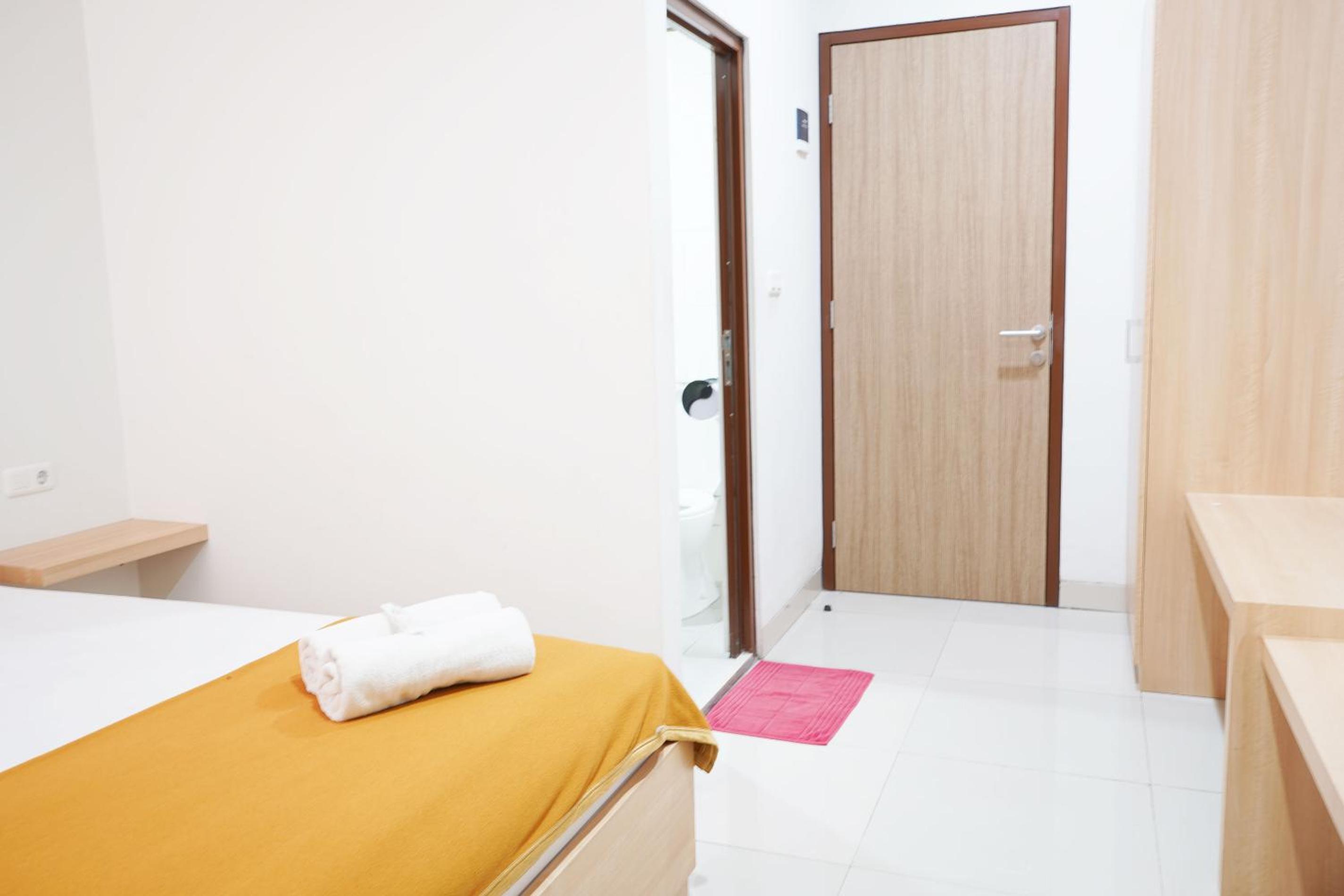 UROOMS Tanah Abang