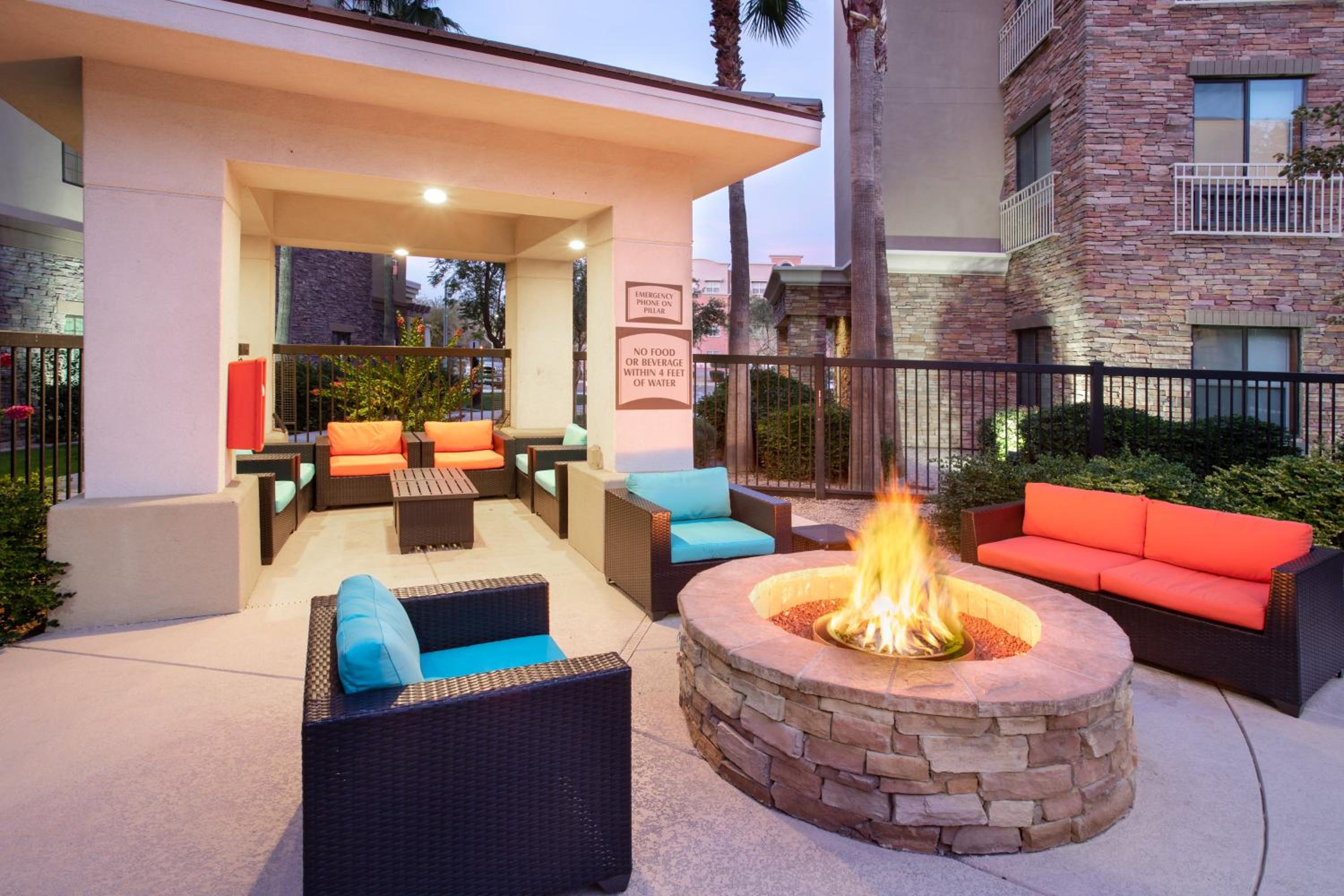 Glendale Vacations - Holiday Inn Express  Suites Phoenix Glendale Dist, an IHG Hotel - Property Image 10