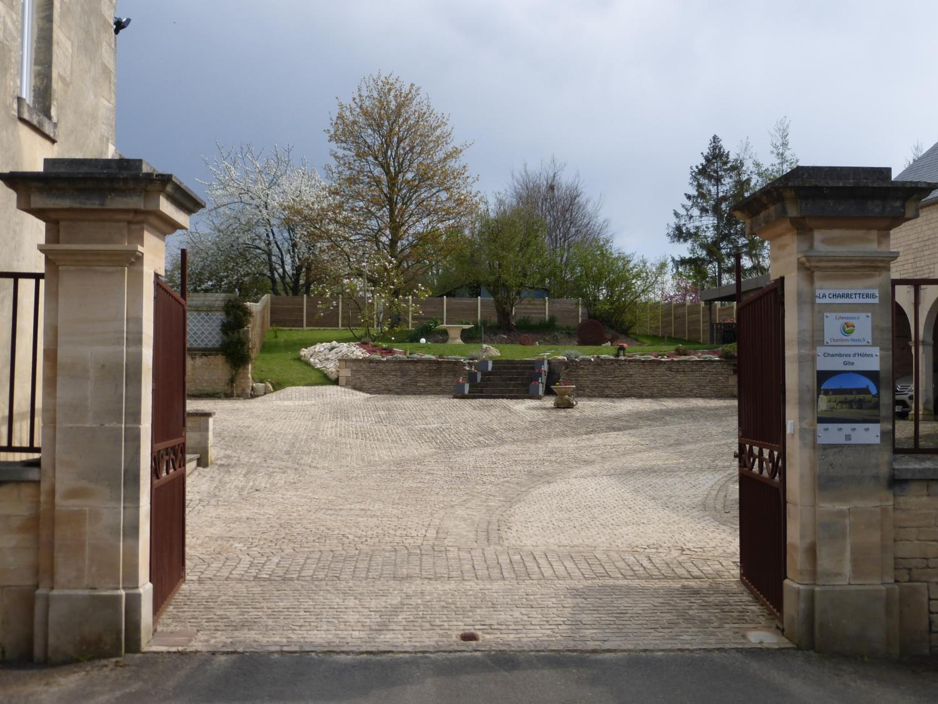 Photo 12