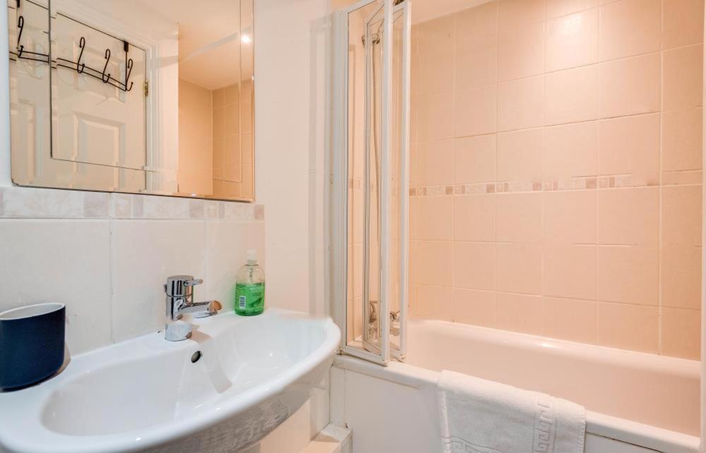 3 Bedroom Townhouse near South Park Oxford - close to city centre ! view 2
