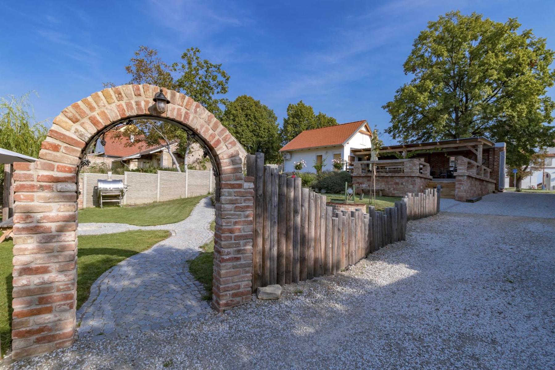 La Bobul Apartments