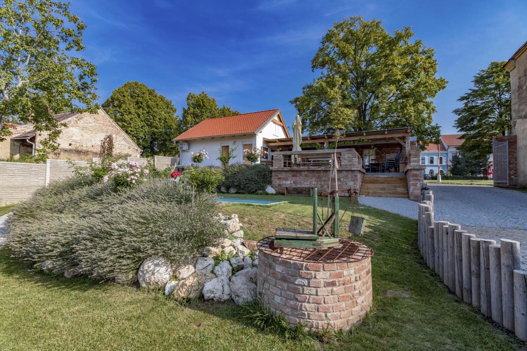 La Bobul Apartments