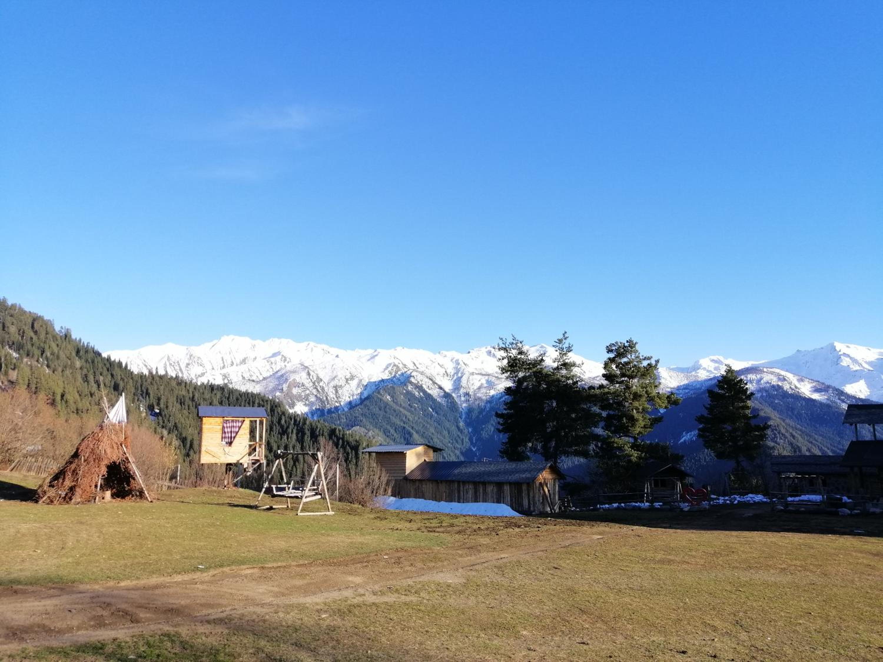 Heshkili huts and cabins Svaneti