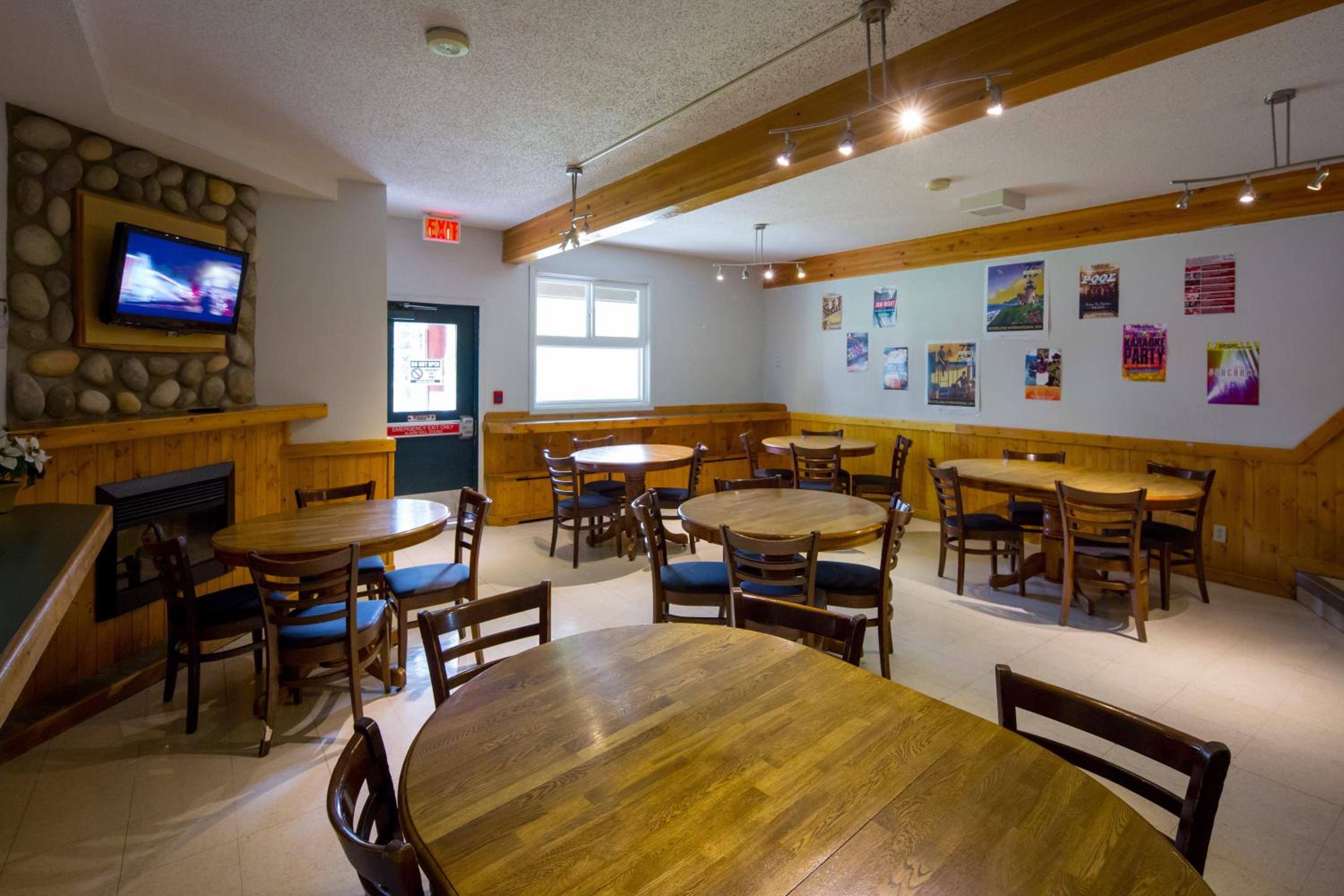 HI Banff Alpine Centre - Hostel