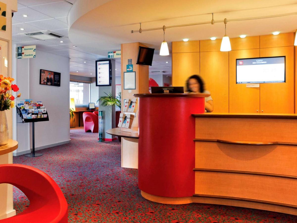 hotel reception