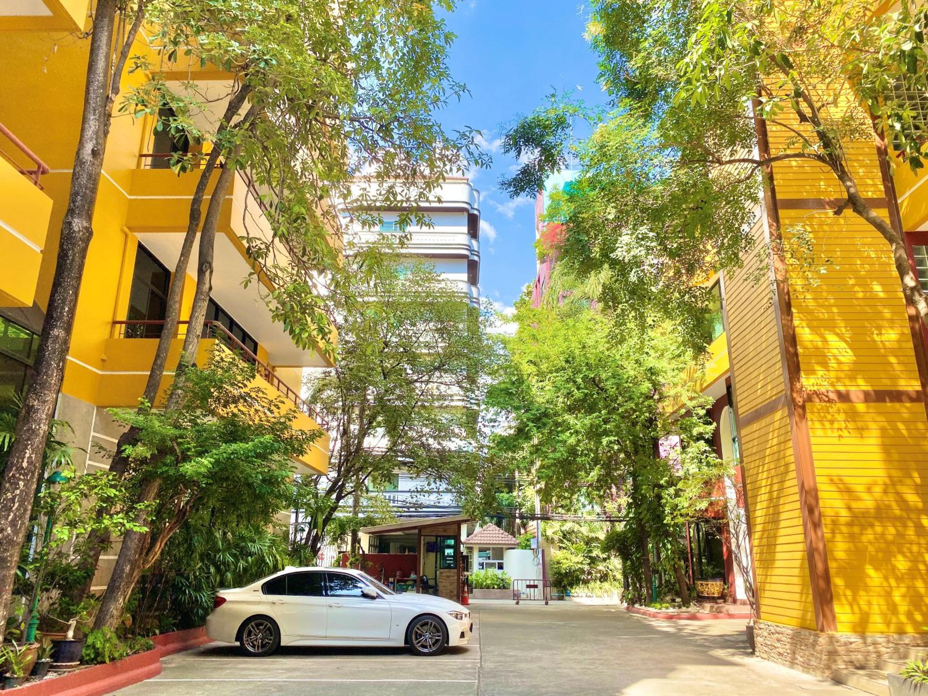 NT Place Sukhumvit Suites