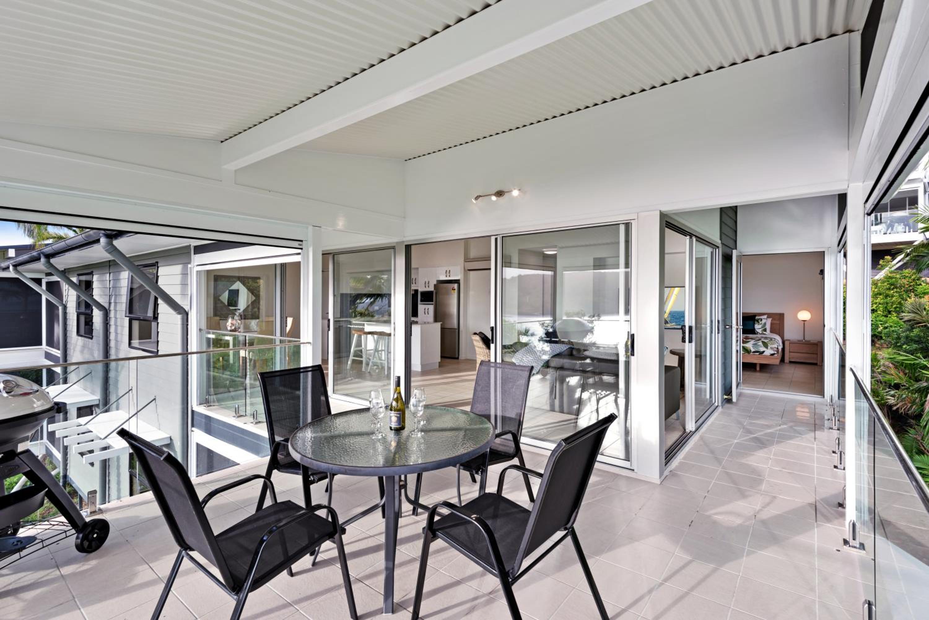 Oasis Apartments on Hamilton Island by HIHA