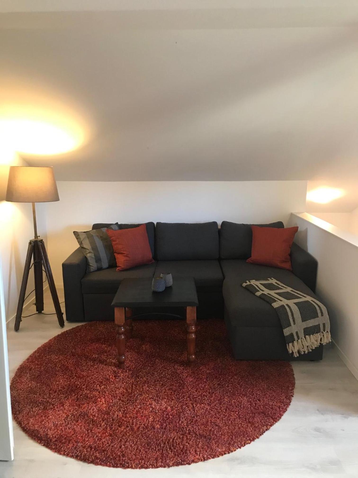 Lägenhet med trädgård och egen parkering