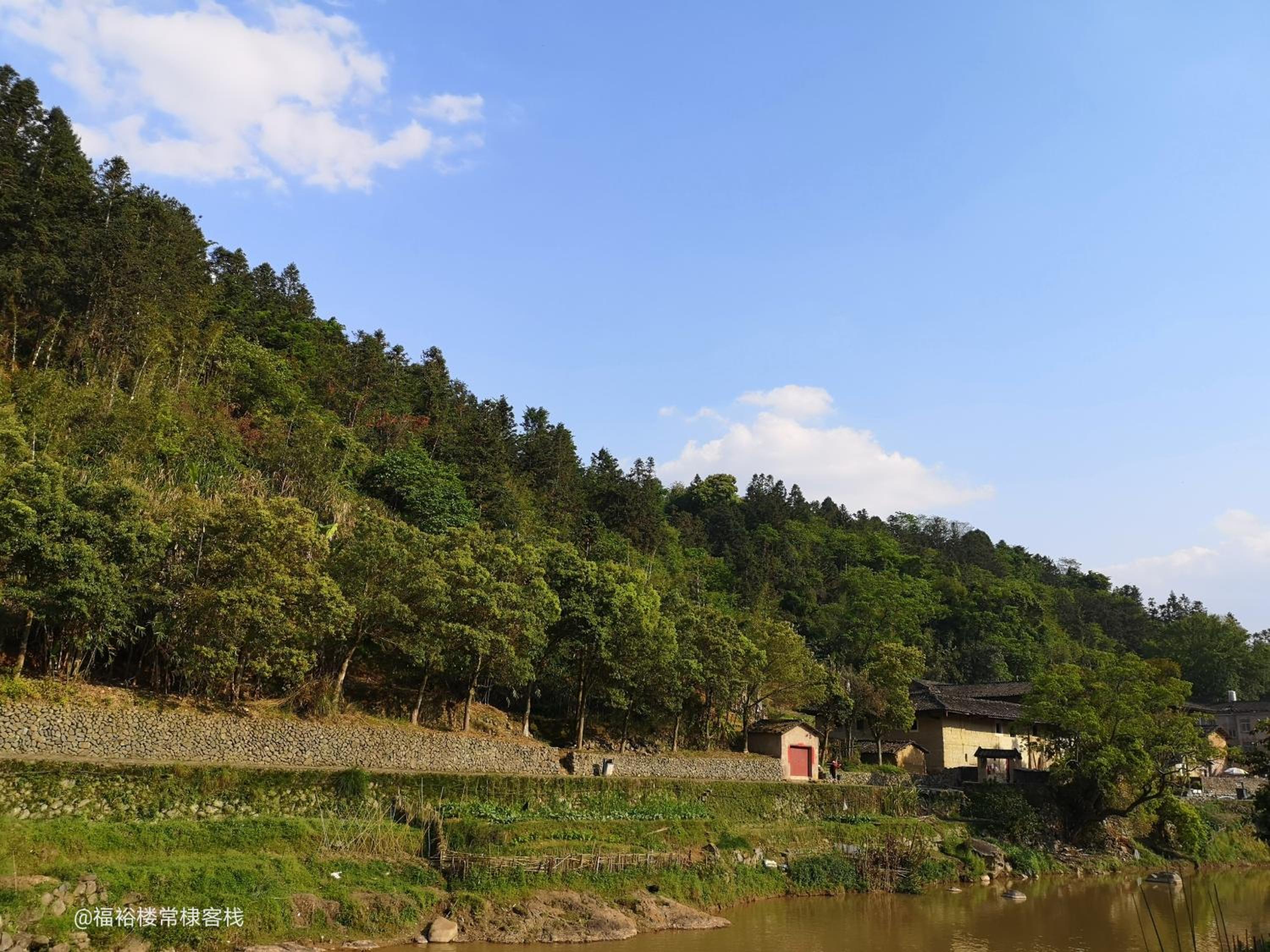 Tulou Fuyulou Changdi Inn