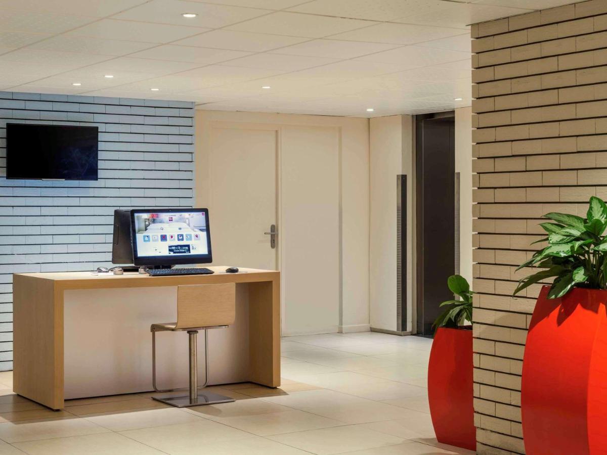 hotel reception