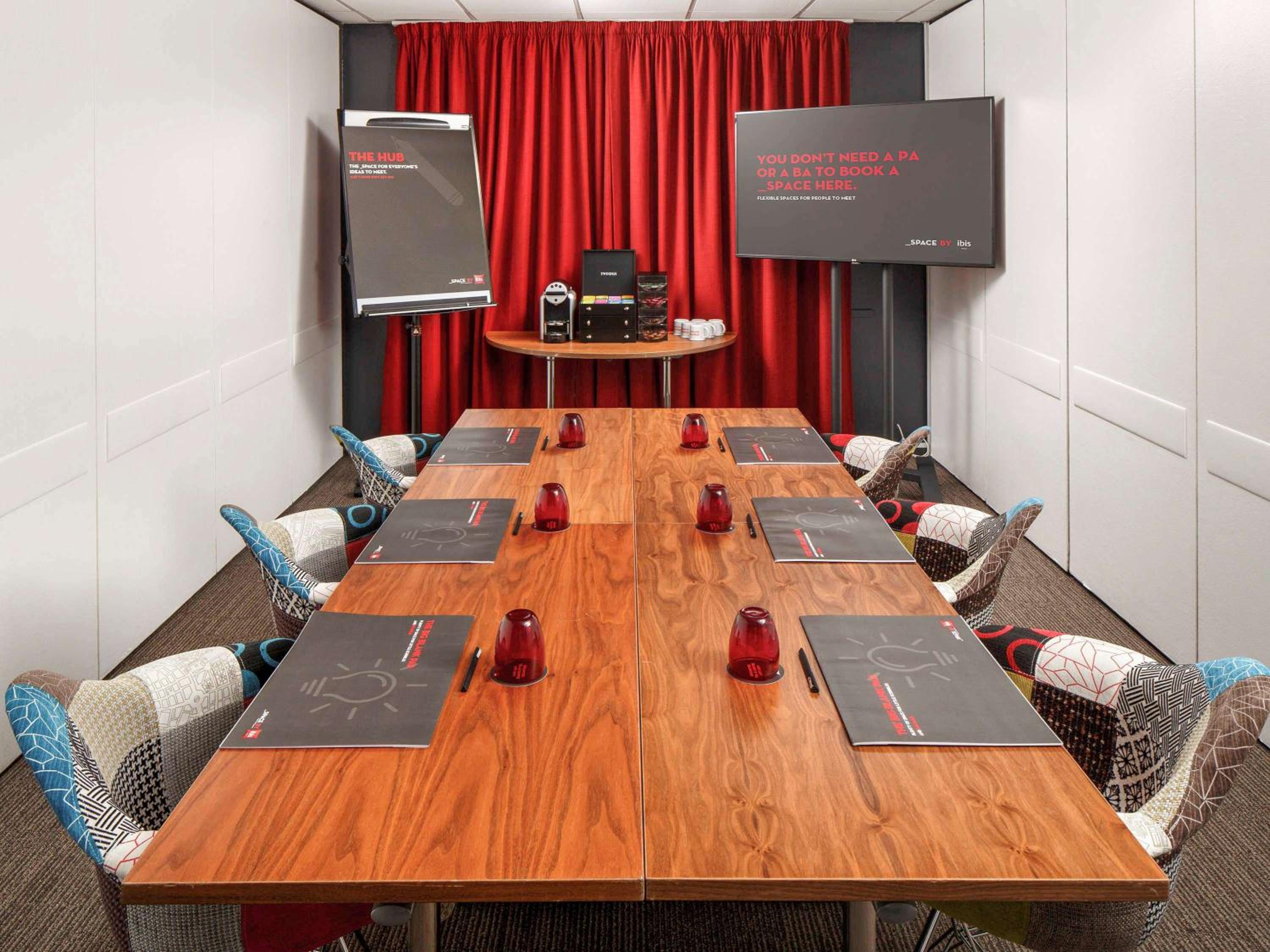 Luton Vacations - Ibis London Luton Airport - Property Image 5