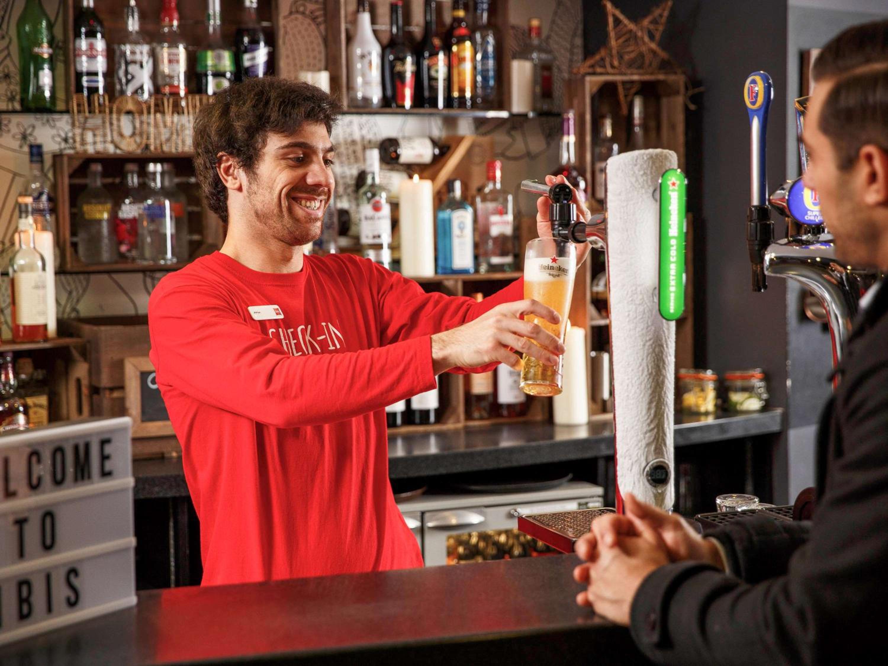 Luton Vacations - Ibis London Luton Airport - Property Image 3