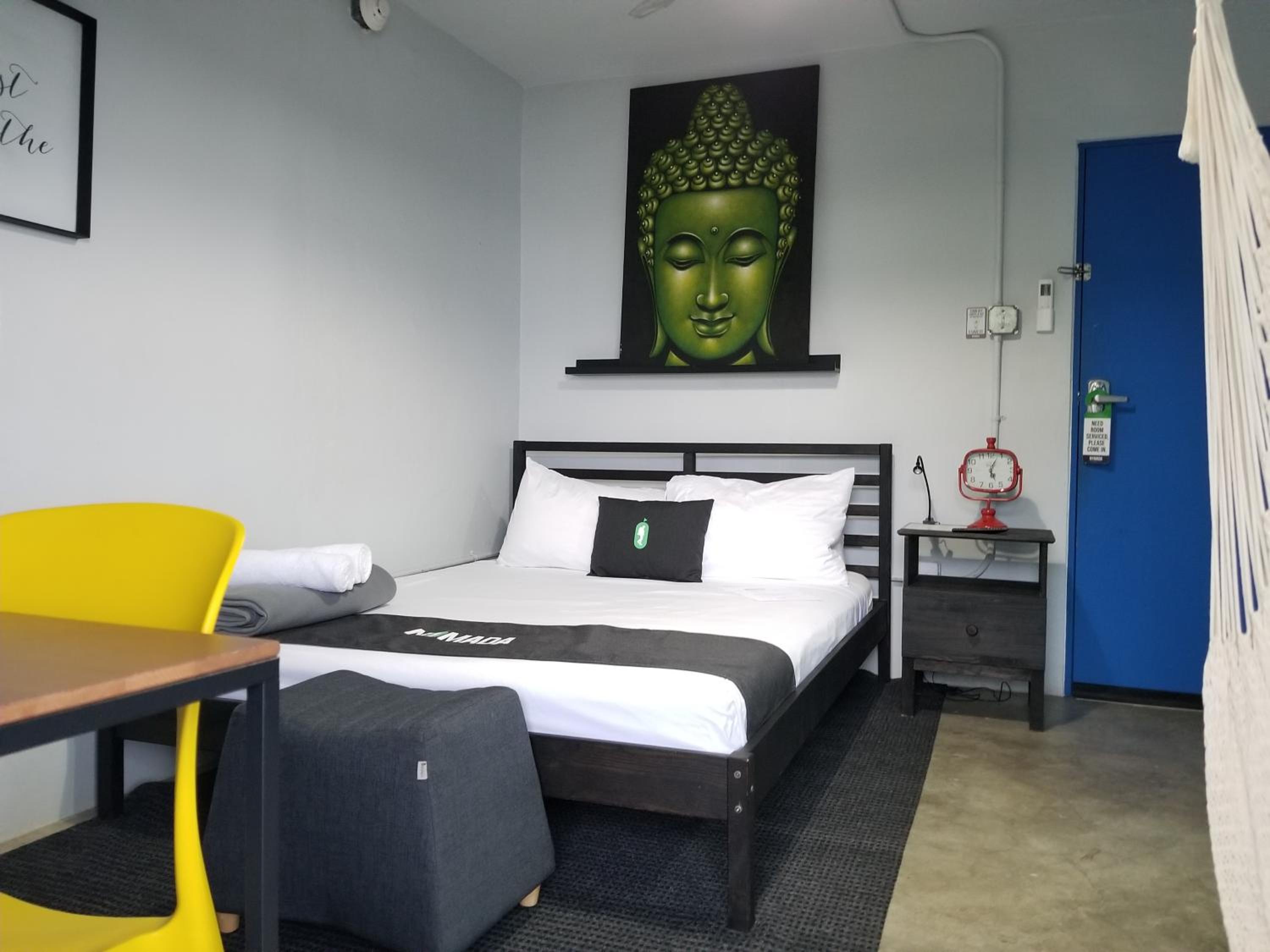 Nomada Urban Beach Hostel- Calle Loiza