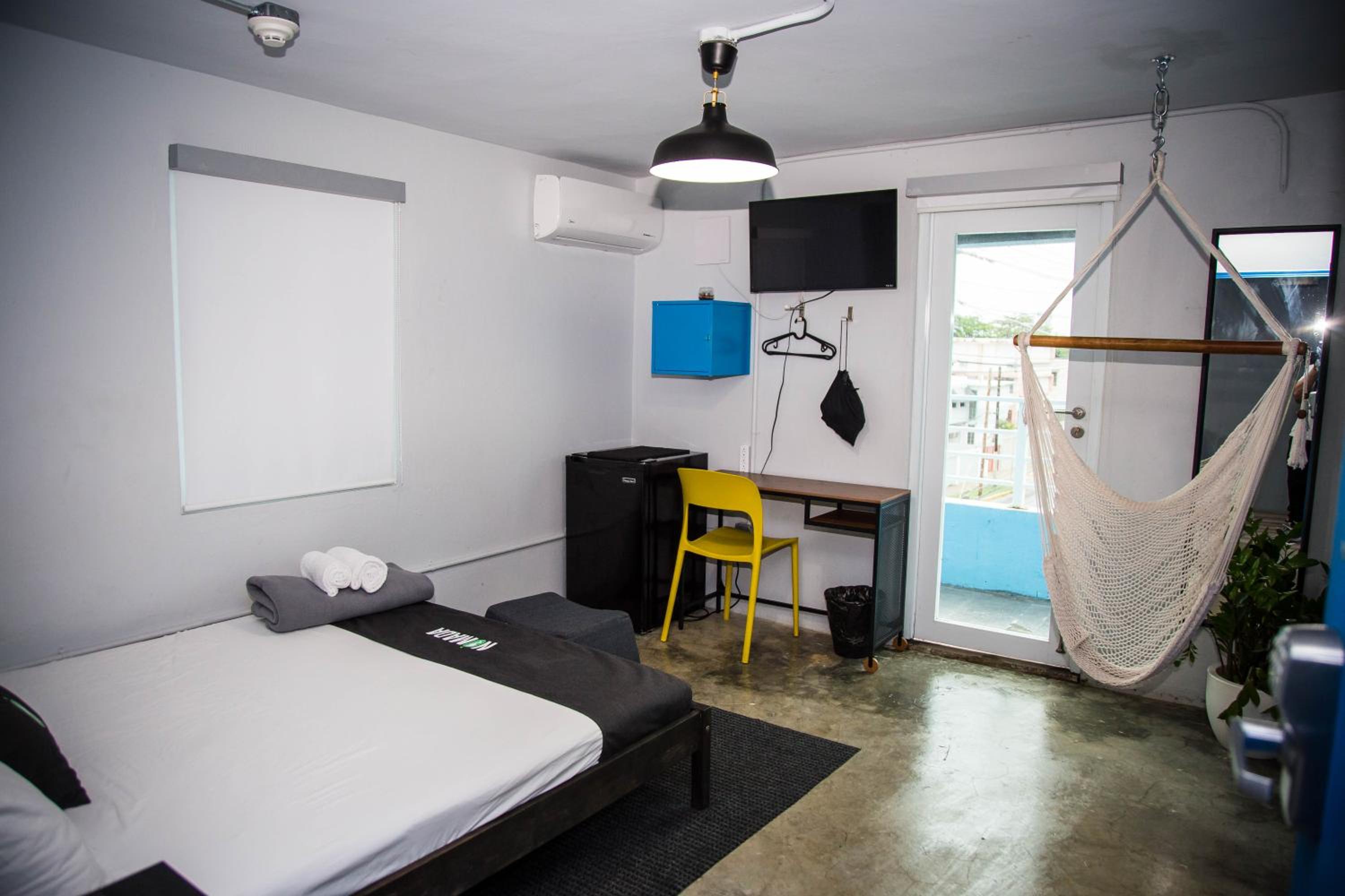 Nomada Urban Beach Hostel- Calle Loiza 37