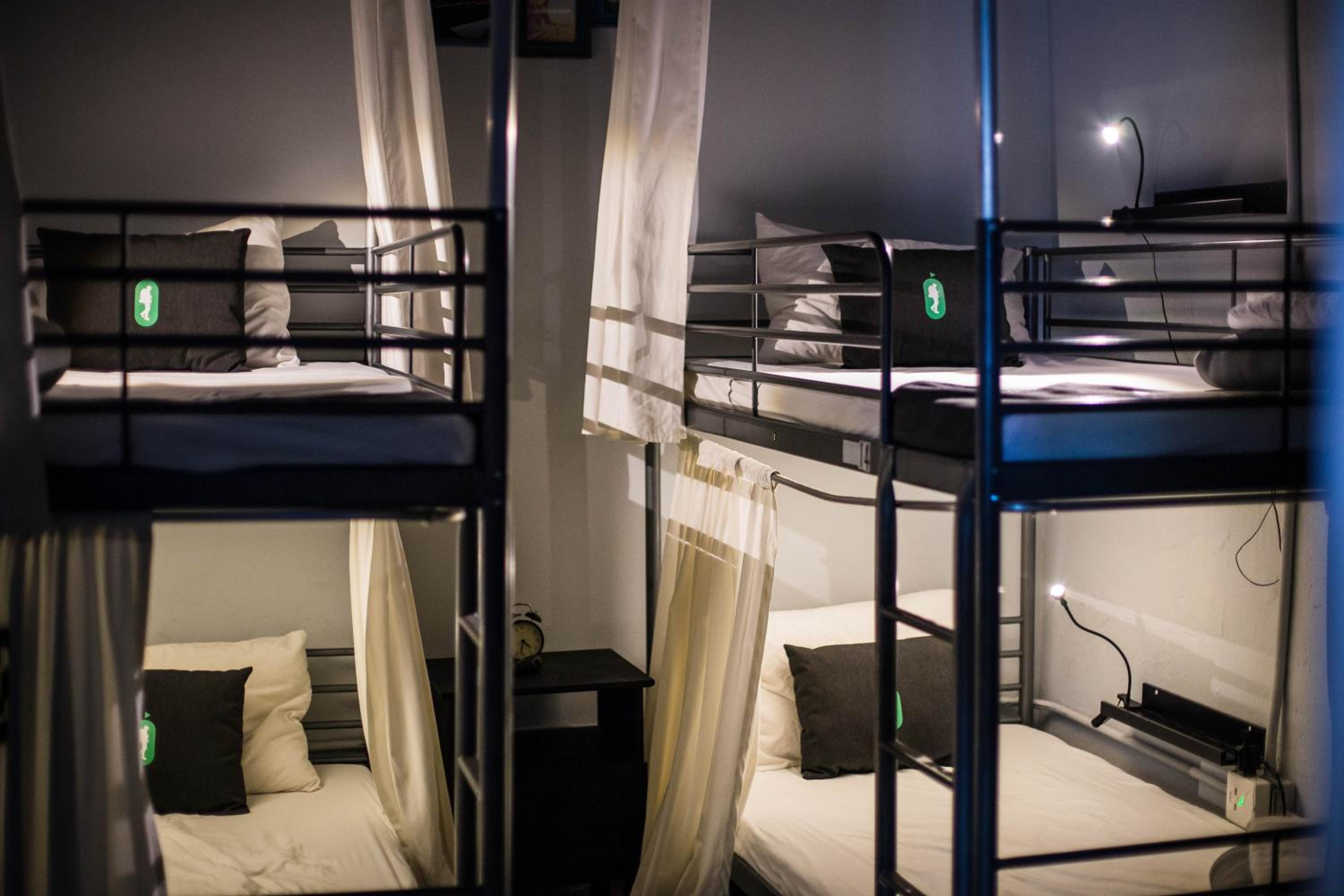 Nomada Urban Beach Hostel- Calle Loiza