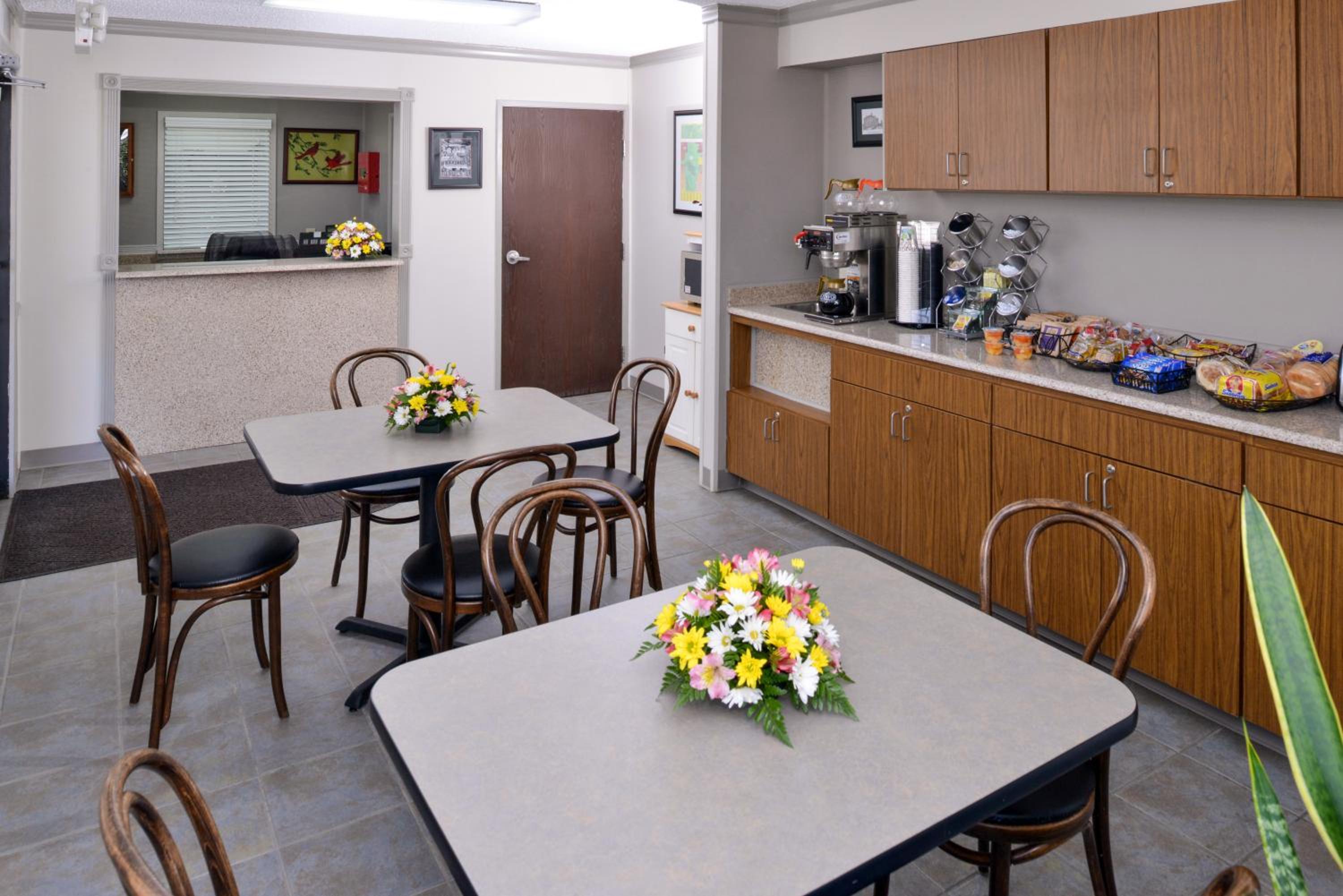 Briarwood Inn Of Geneva