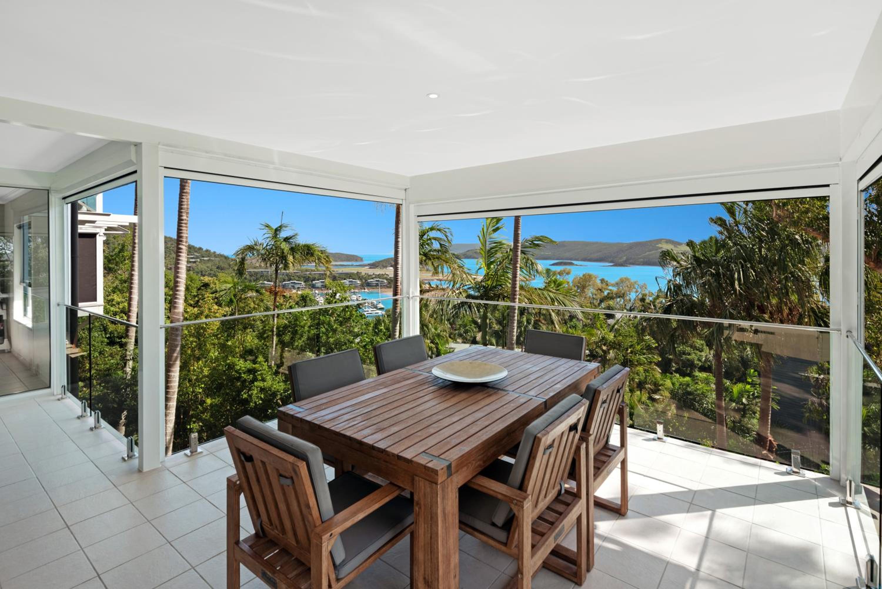 Oasis Apartments on Hamilton Island by HIHA