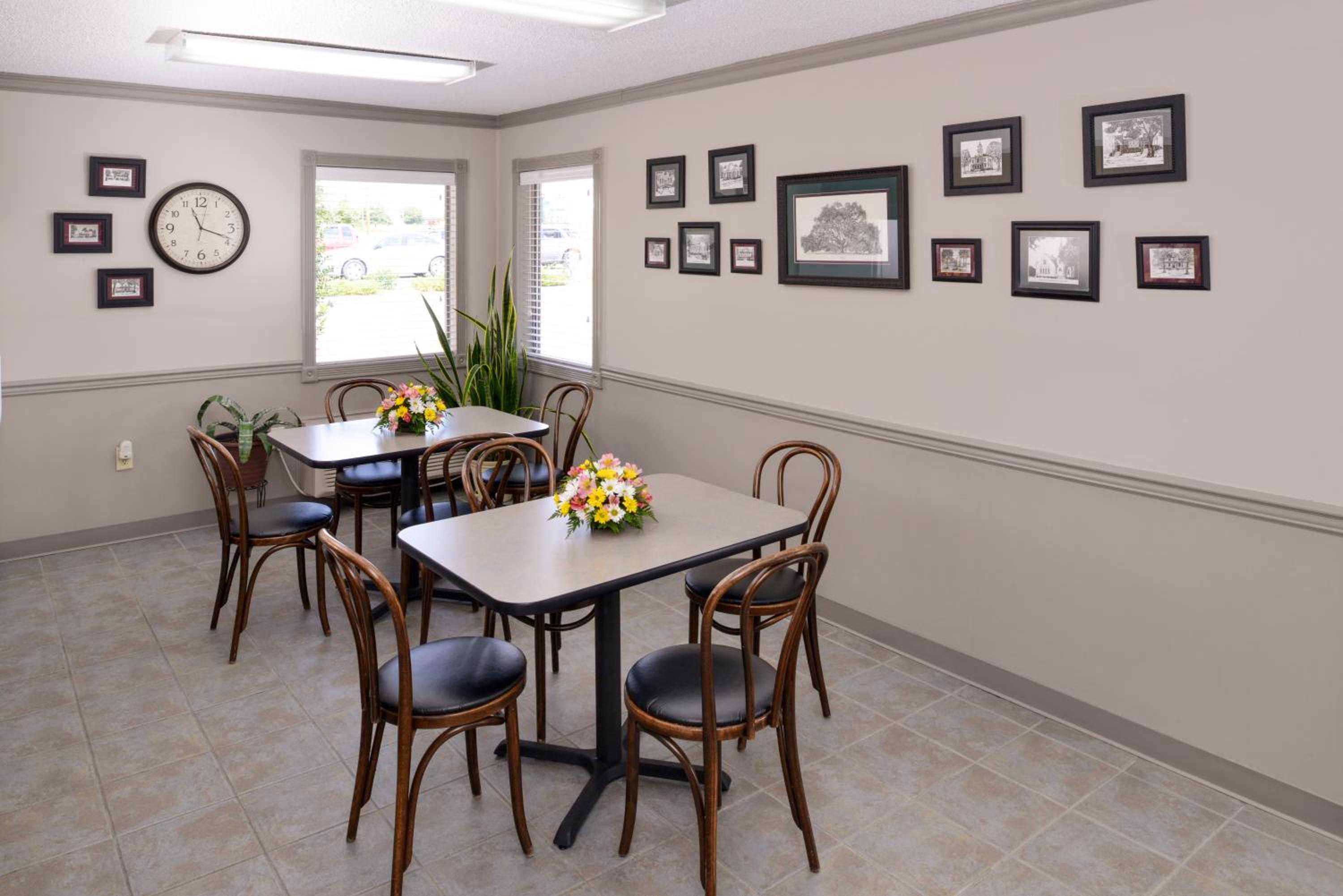 Briarwood Inn Of Geneva