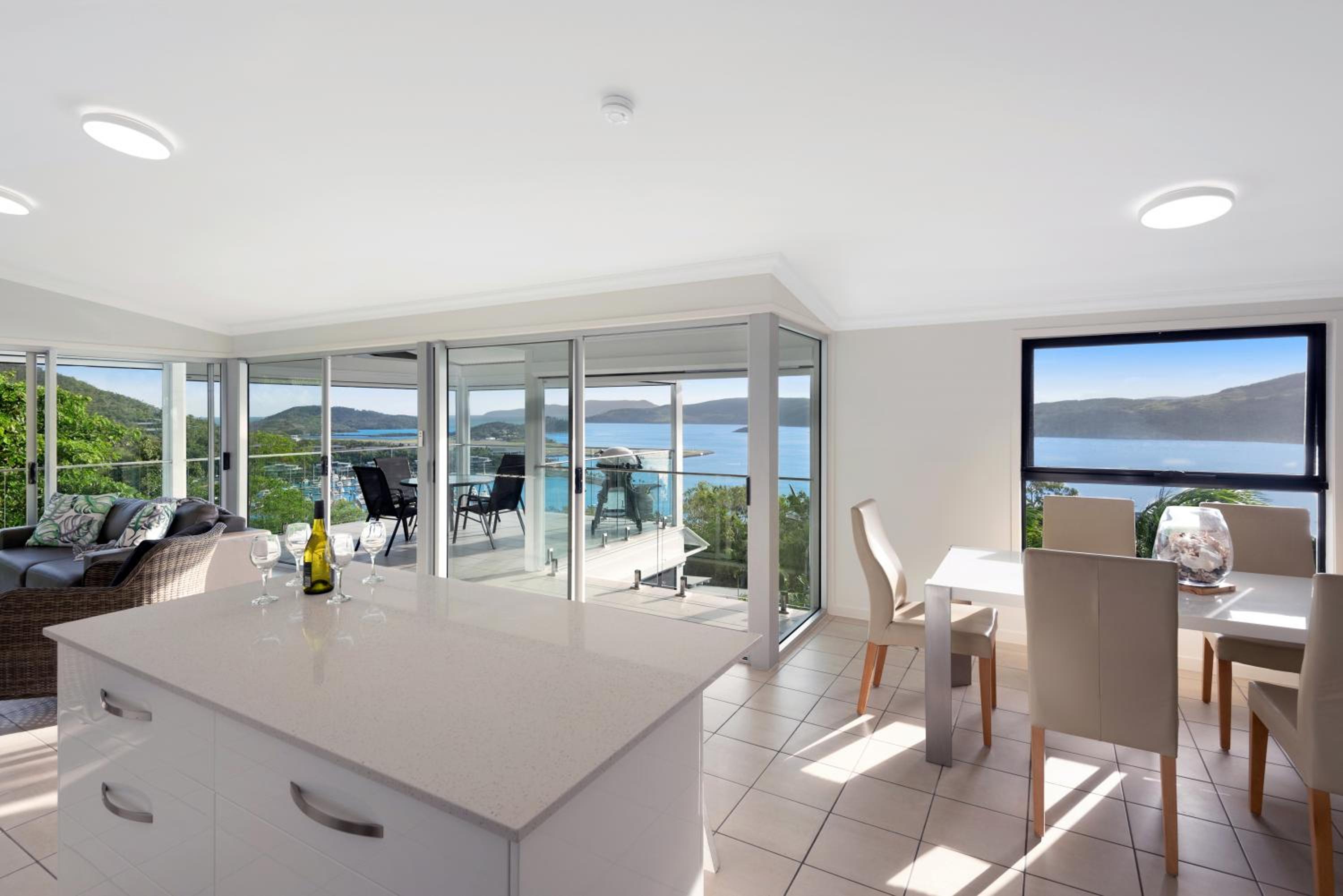 Oasis Apartments on Hamilton Island by HIHA