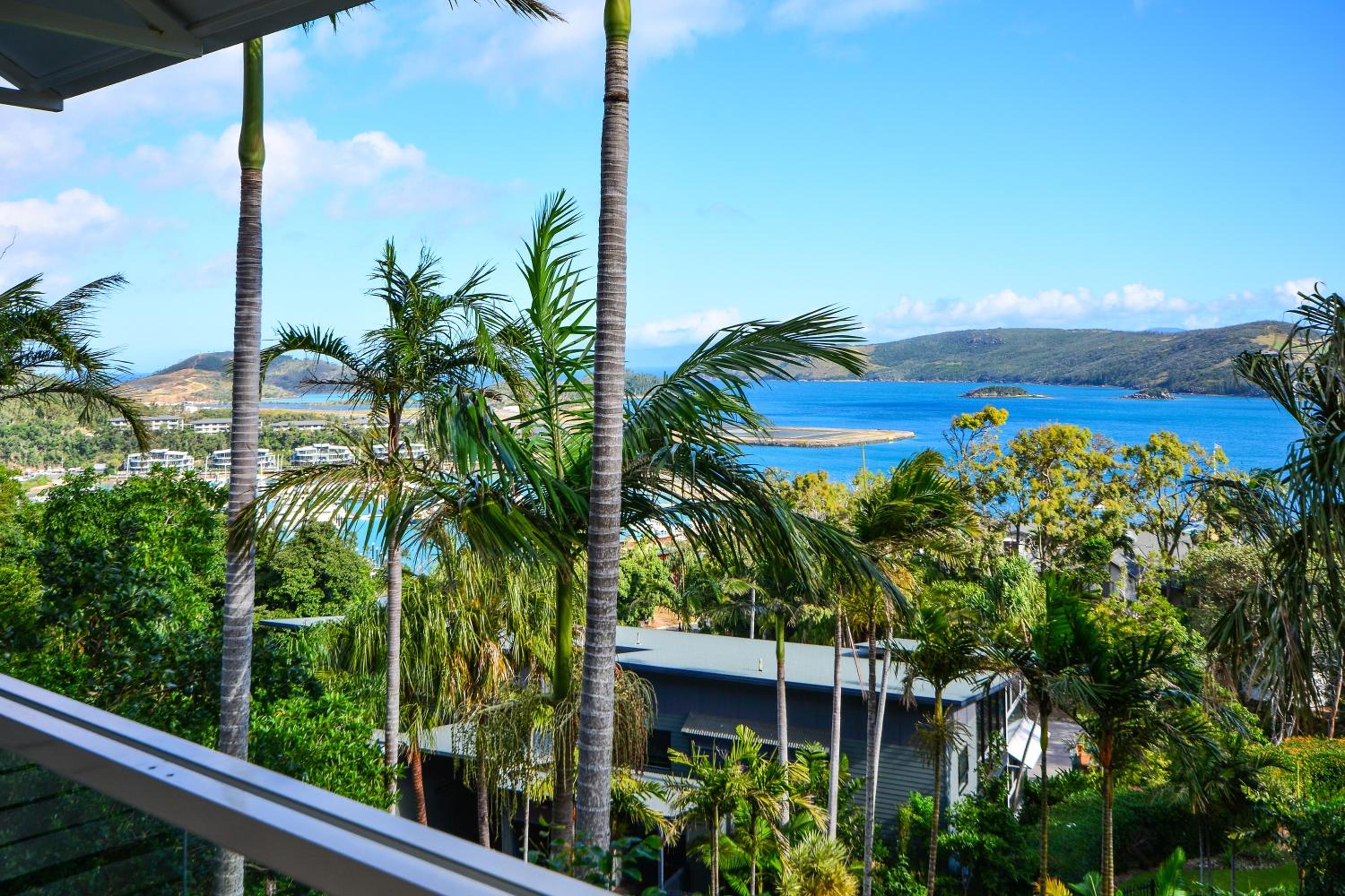 Oasis Apartments on Hamilton Island by HIHA