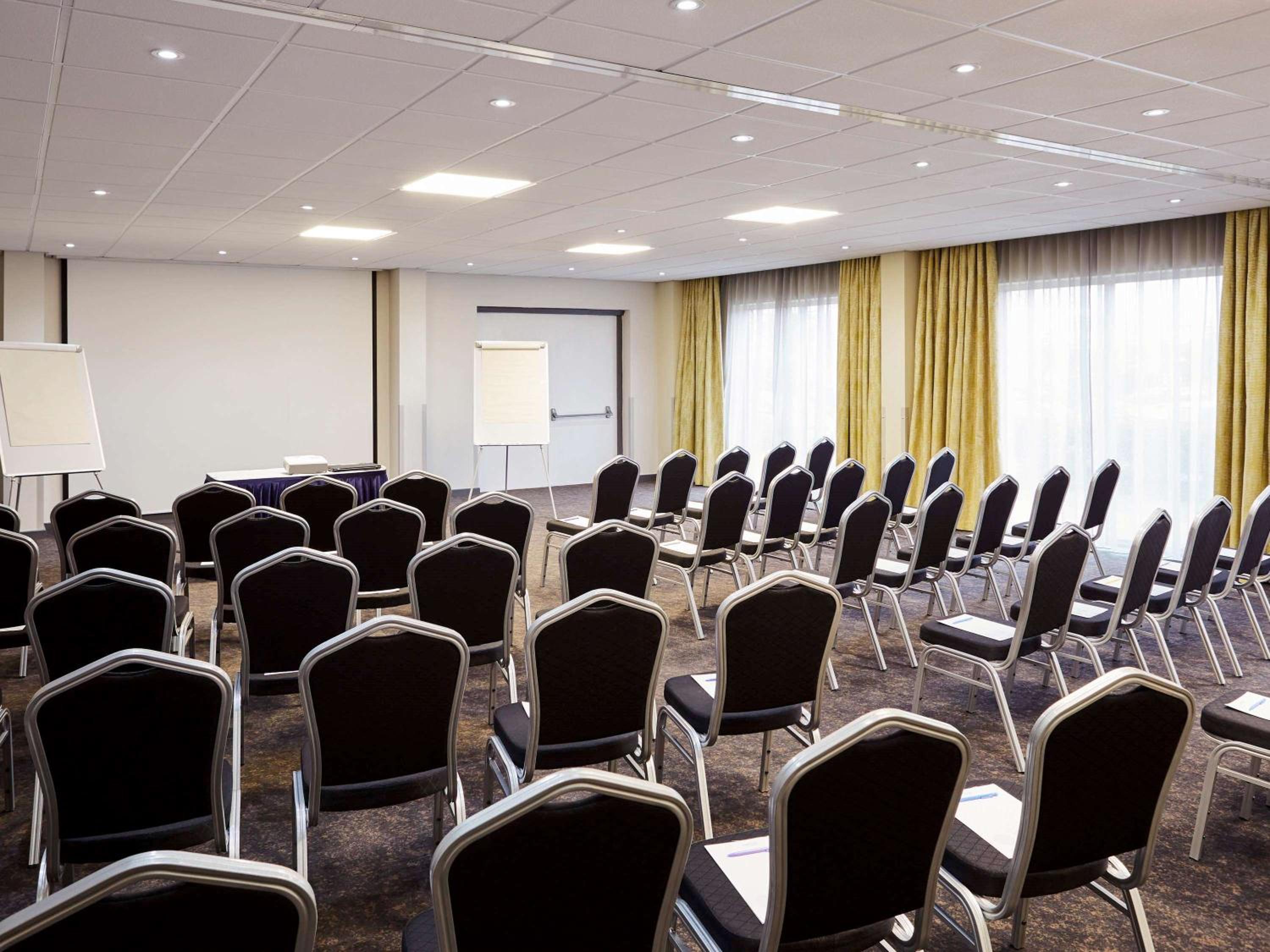 Wolverhampton Vacations - Novotel Wolverhampton City Centre - Property Image 18