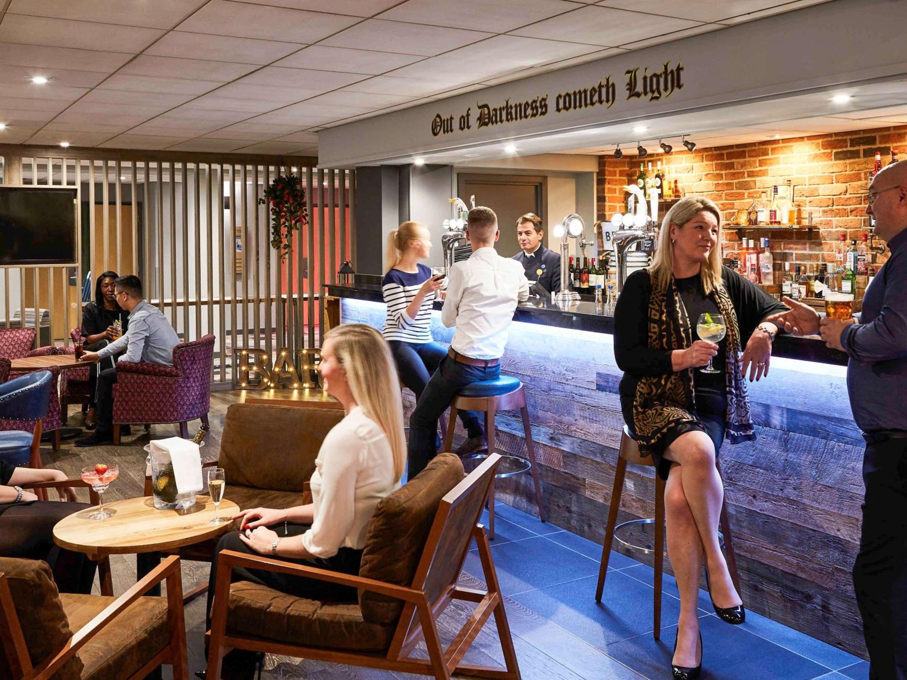 Wolverhampton Vacations - Novotel Wolverhampton City Centre - Property Image 4