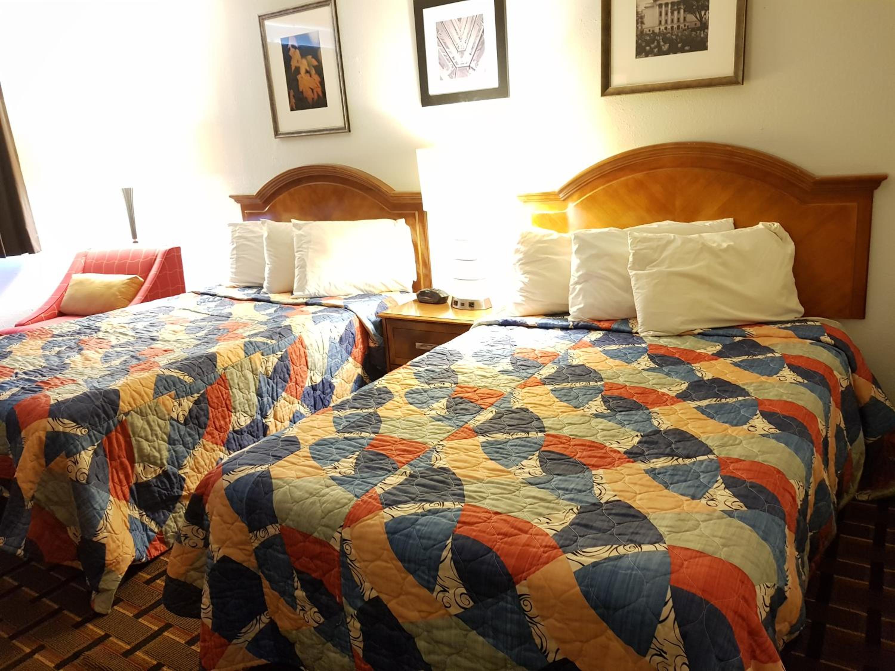 Le Mars Inn and Suites view 2