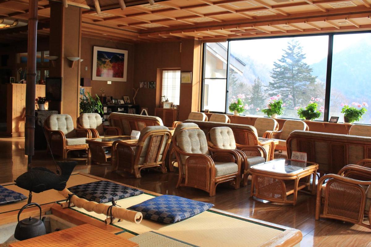 Nakanoyu Onsen Ryokan