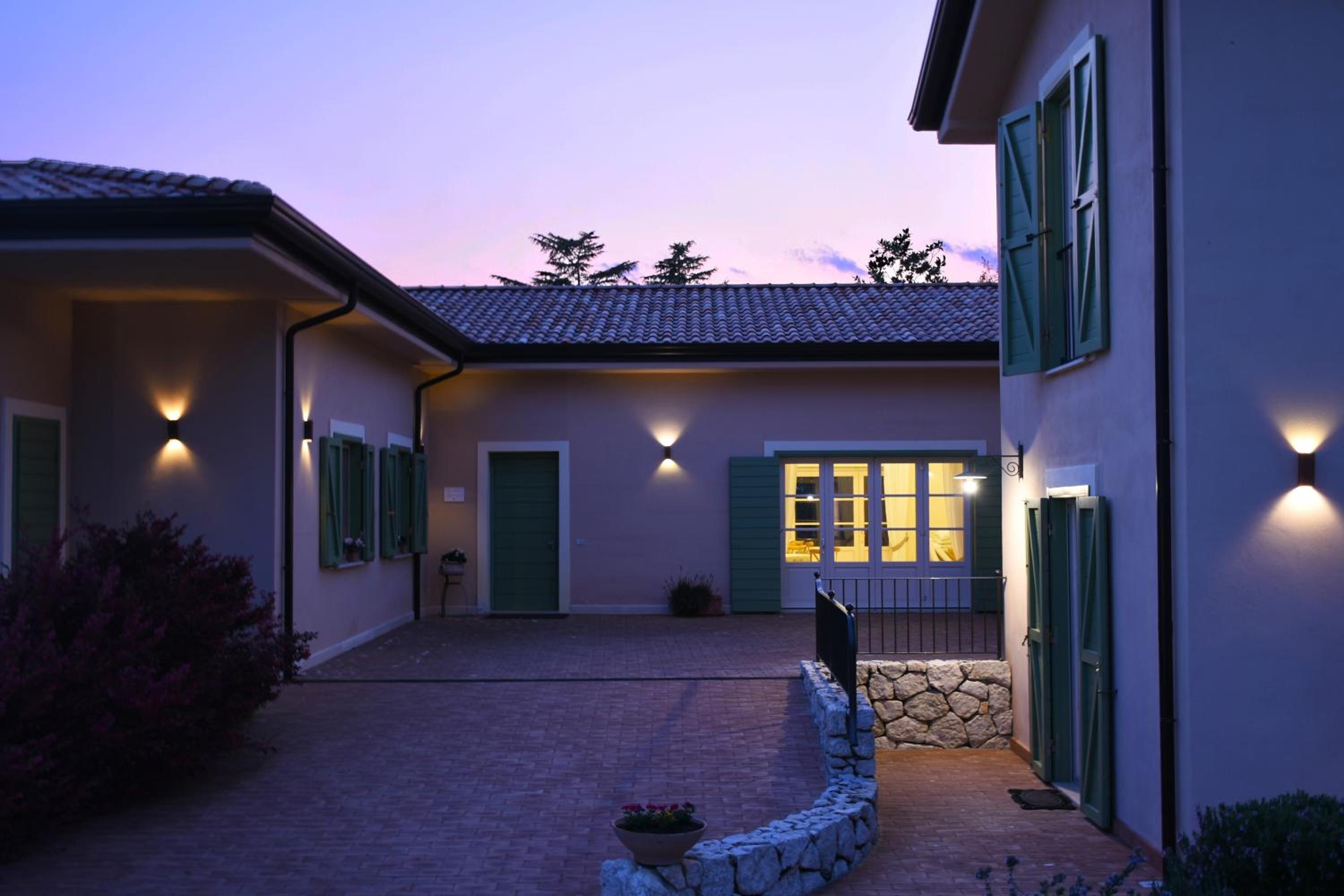 Photo 11