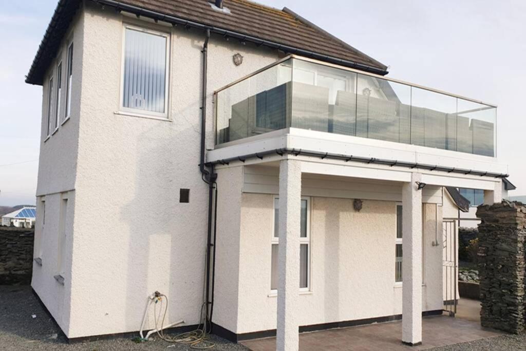 PLAS GWYN-3 BED-LUXURY SEA VIEW APT view 5