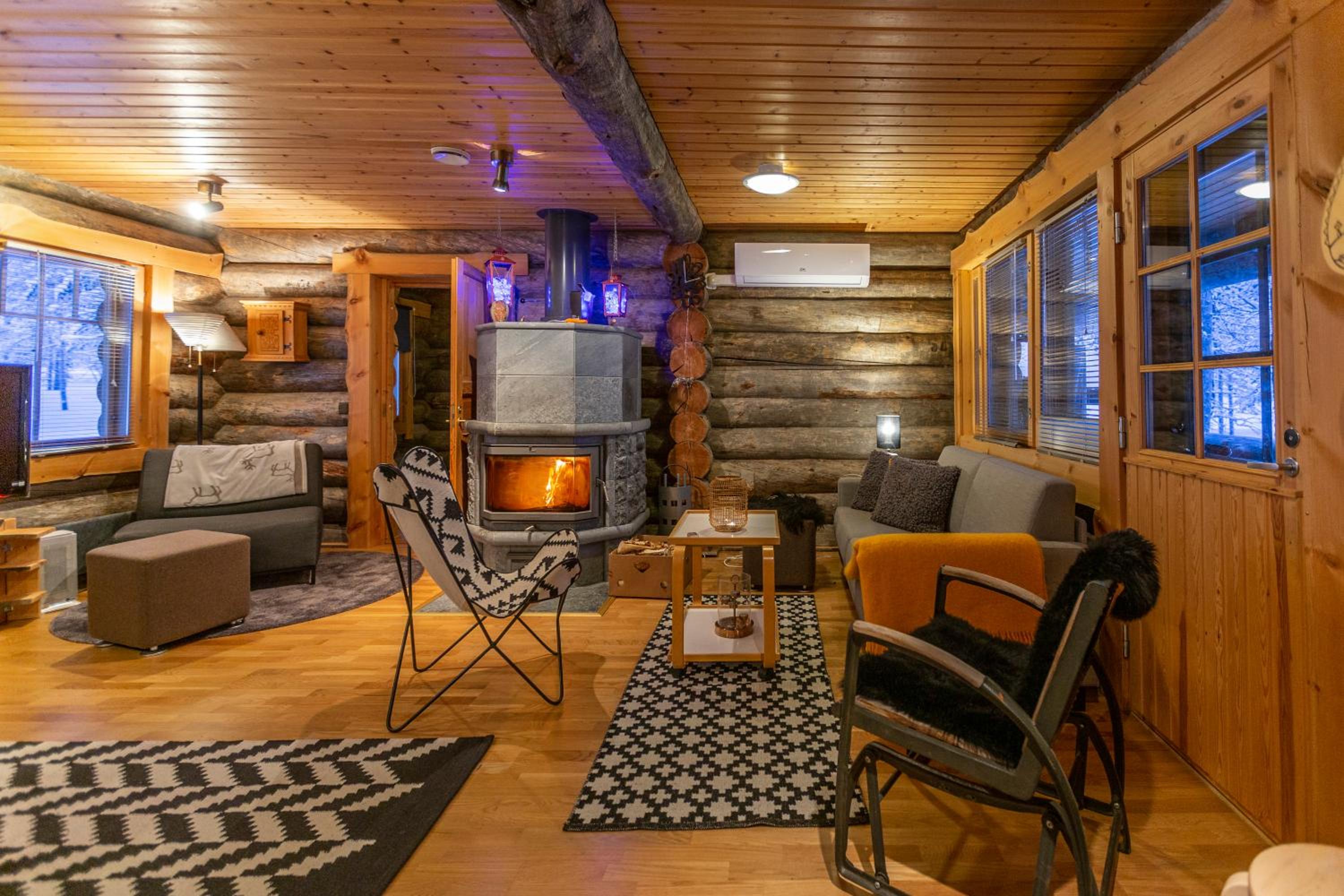 Kuukkeli Log Houses Villa Aurora 