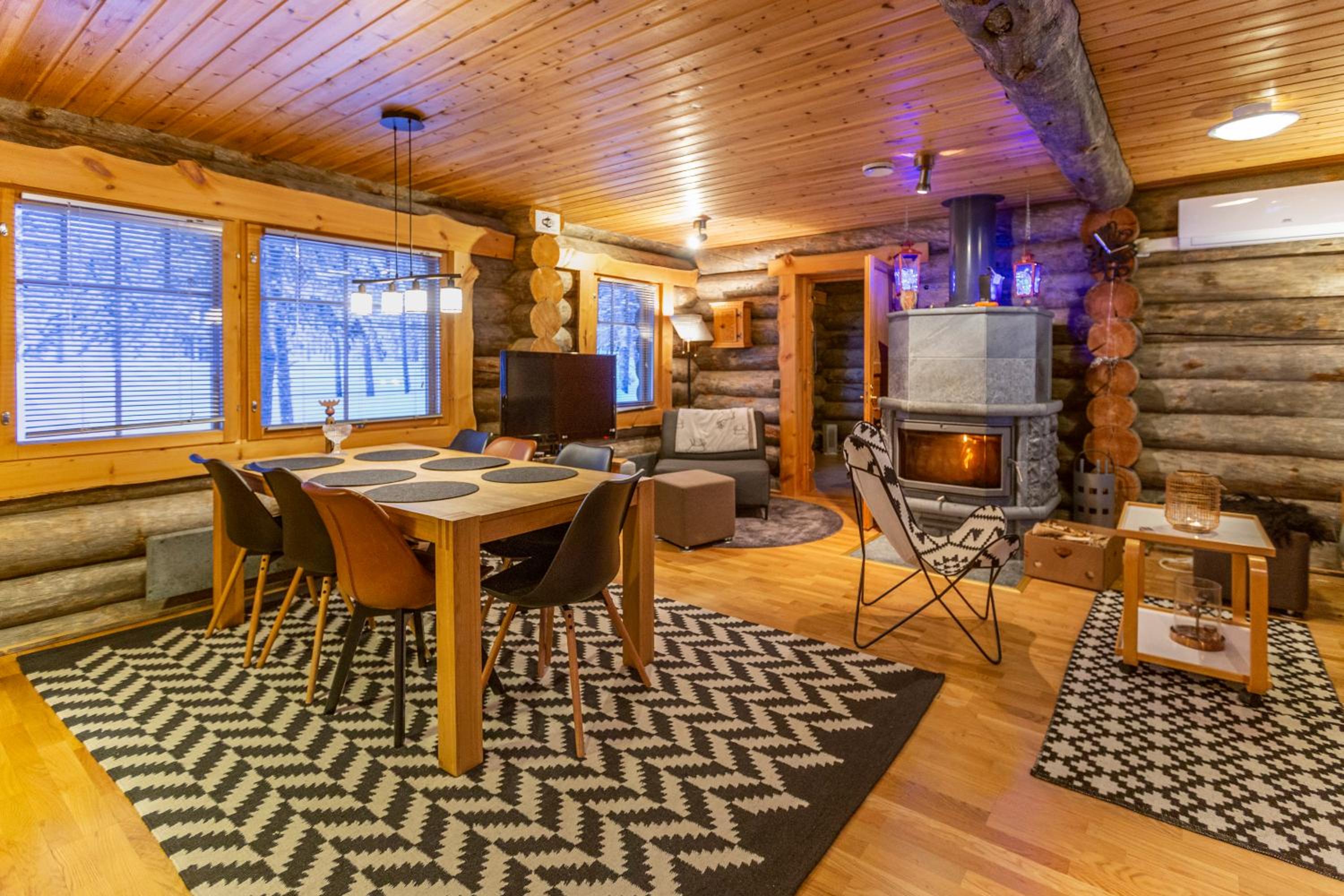 Kuukkeli Log Houses Villa Aurora 