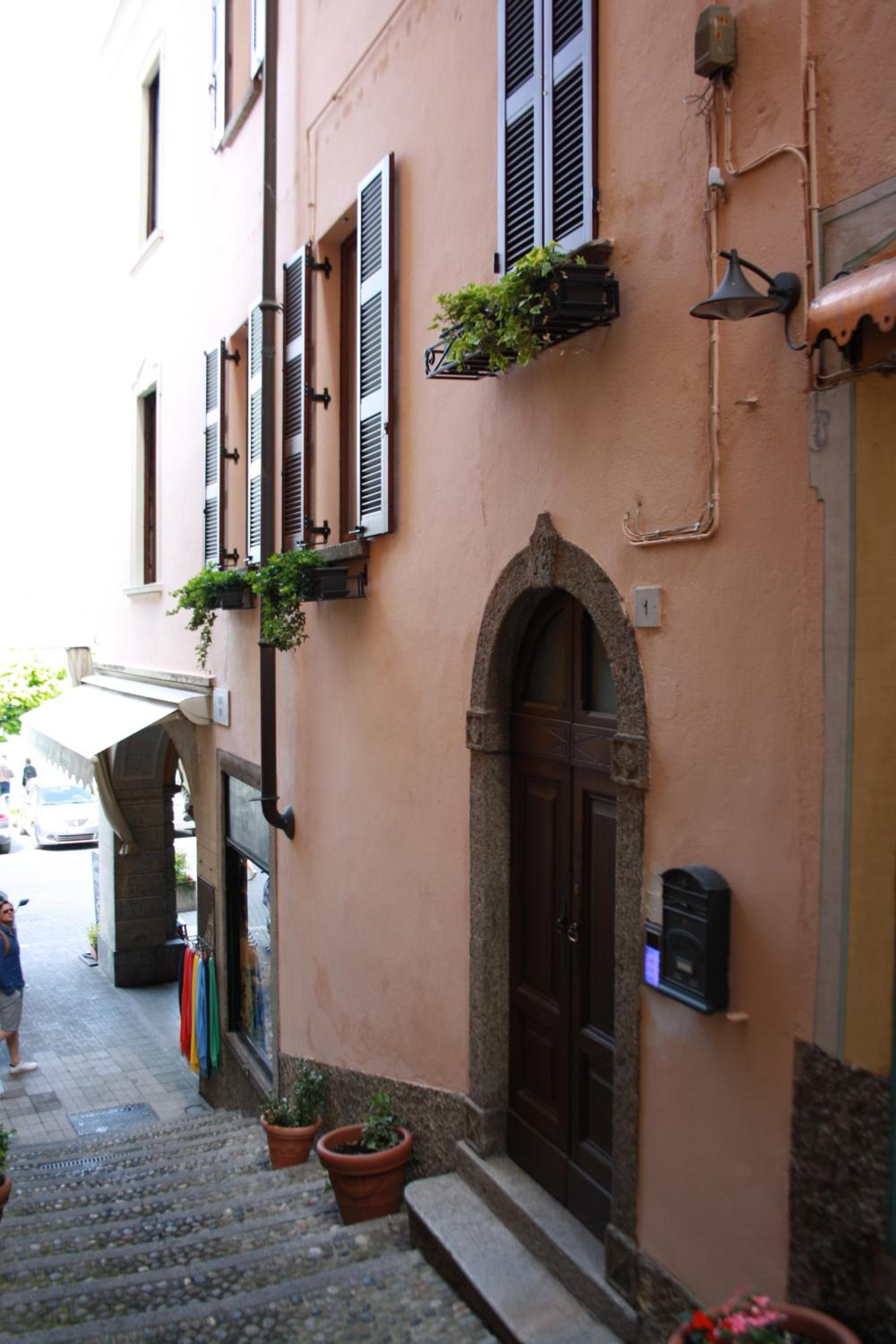 Imbarcadero Lake View