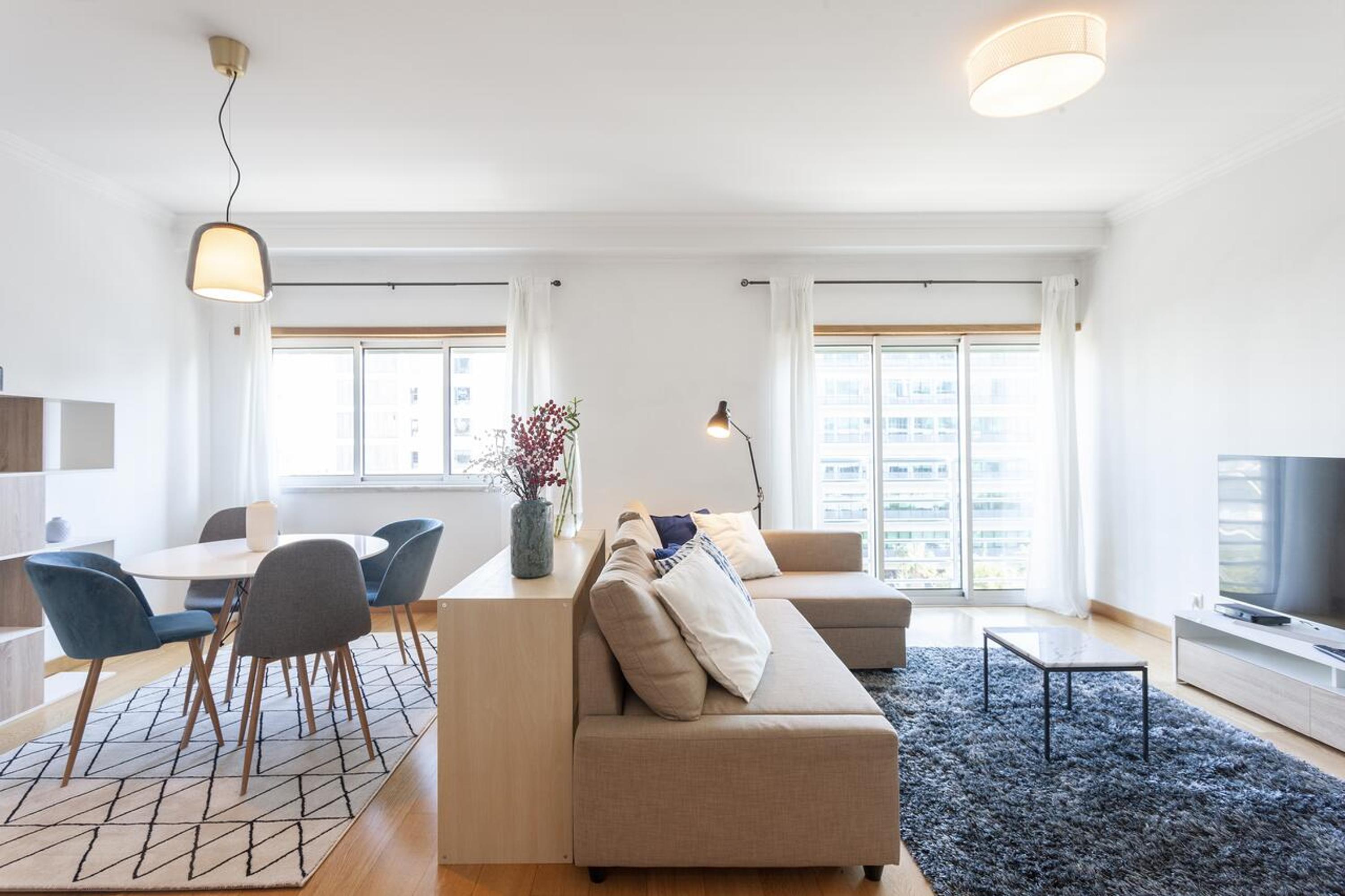 Central Orient Residence - Modern, spacious and sunny! By the river! view 2