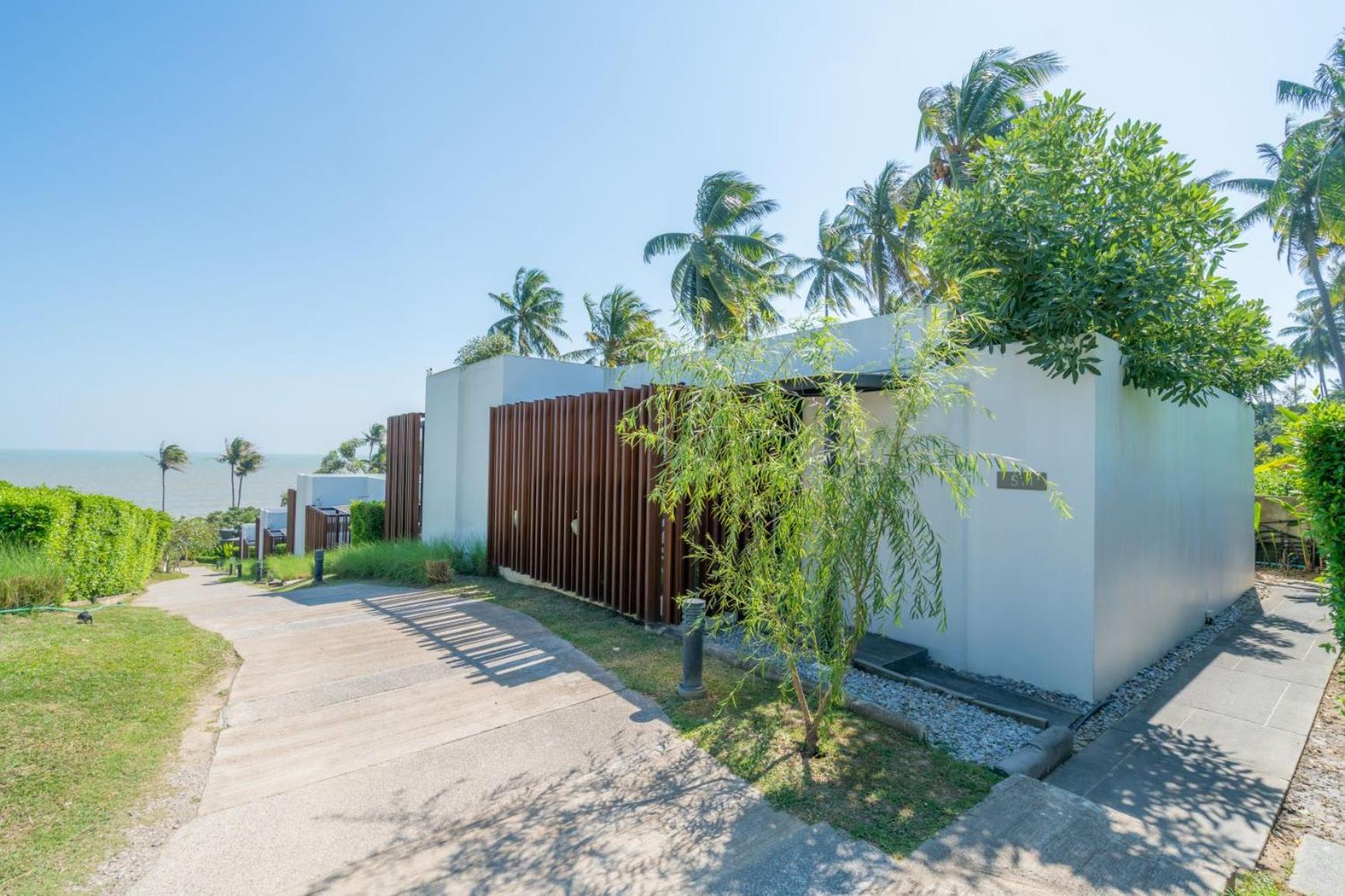 Hotel SEAnery Beach Resort - Image 1