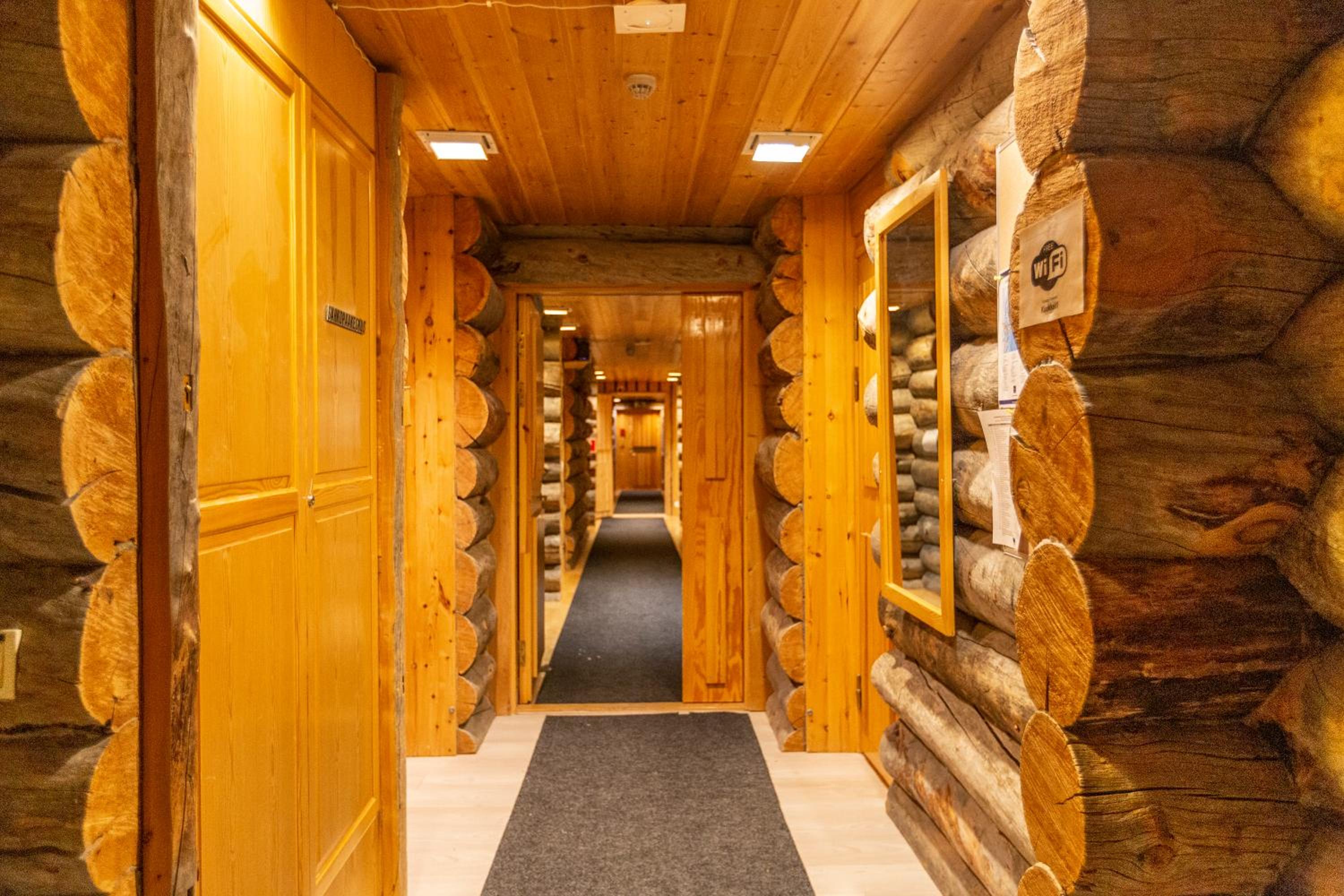 Kuukkeli Log Houses Teerenpesä