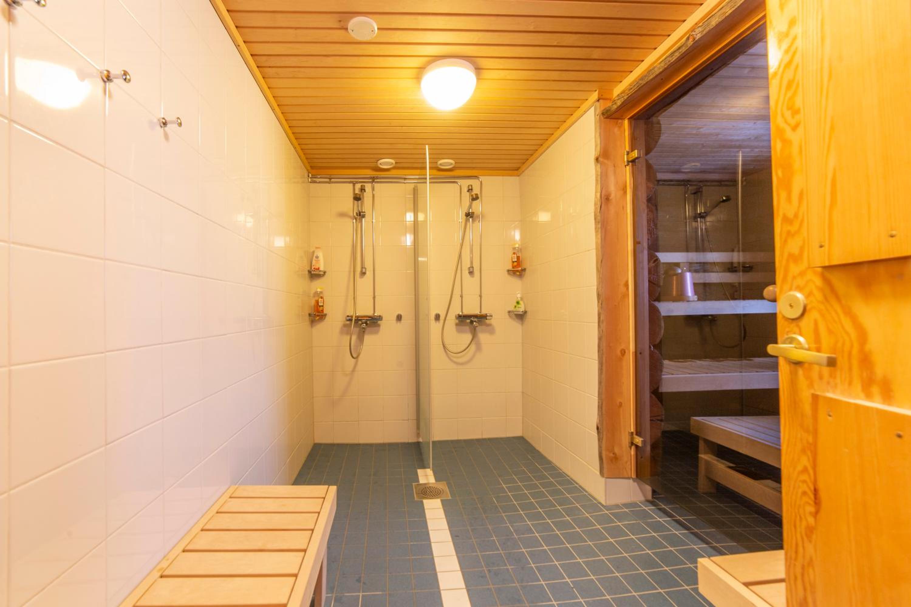 Kuukkeli Log Houses Teerenpesä
