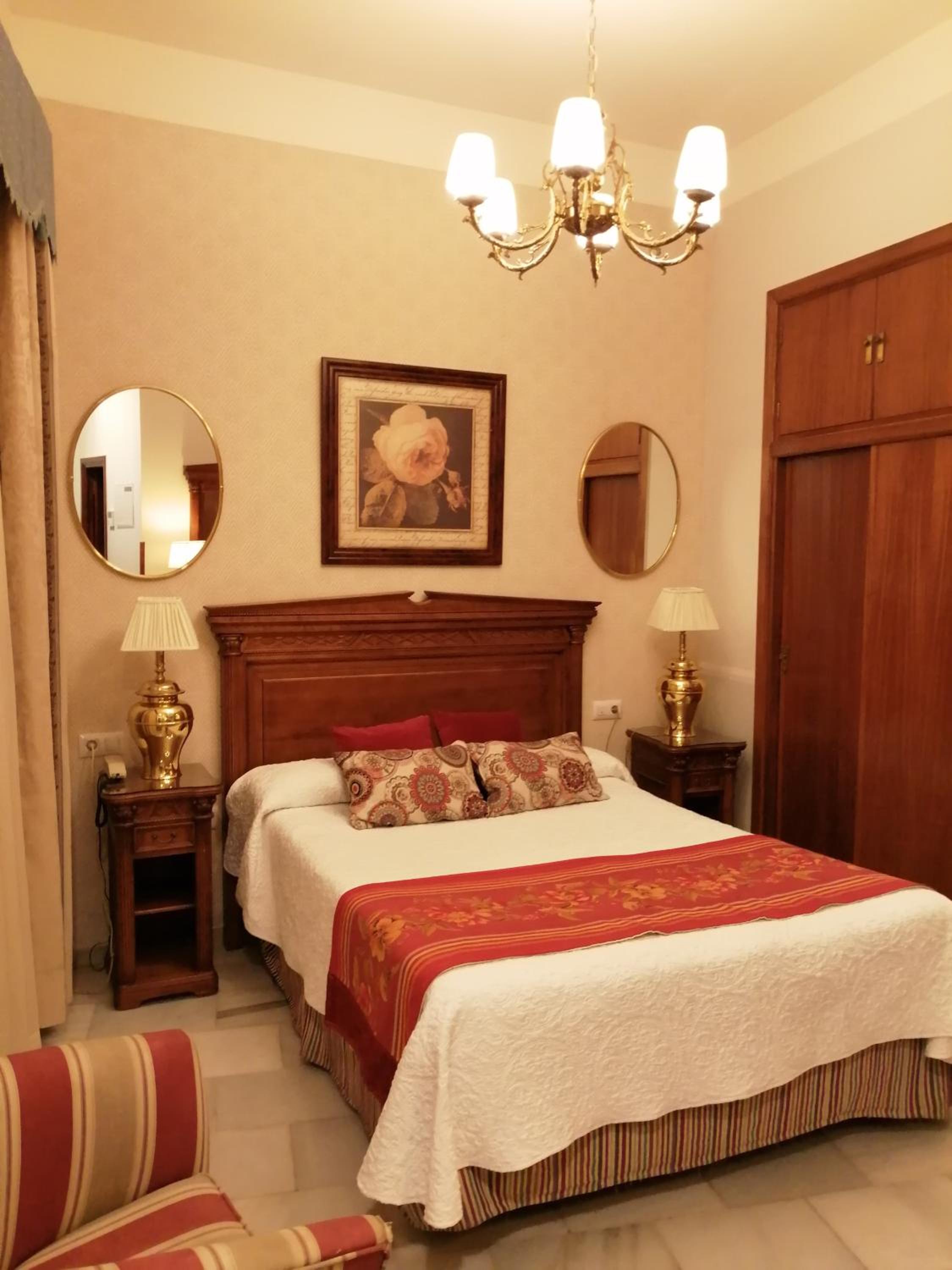 Hotel Europa Boutique Sevilla en Seville — hotel room