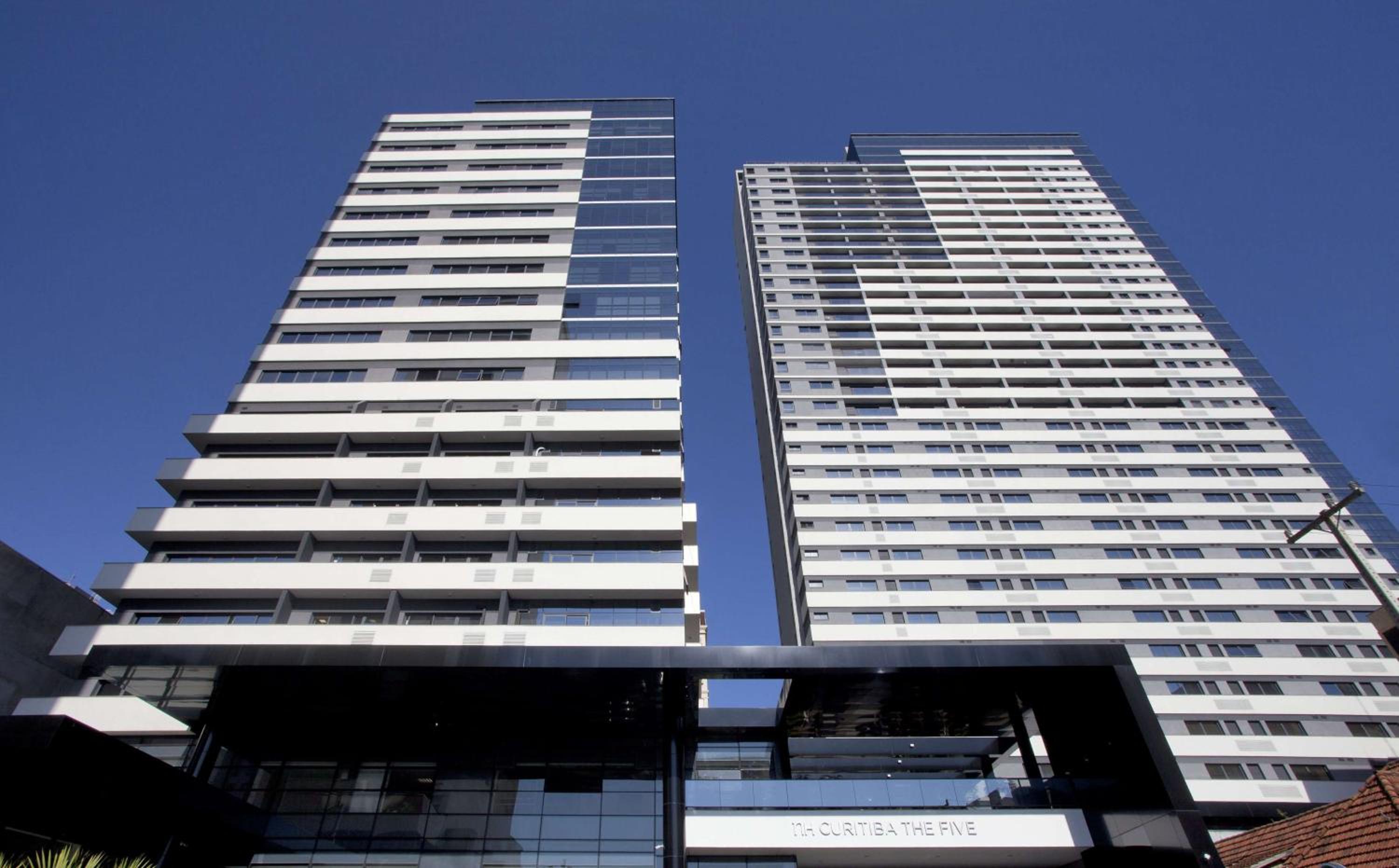 Hotel NH Curitiba The Five - Image 1