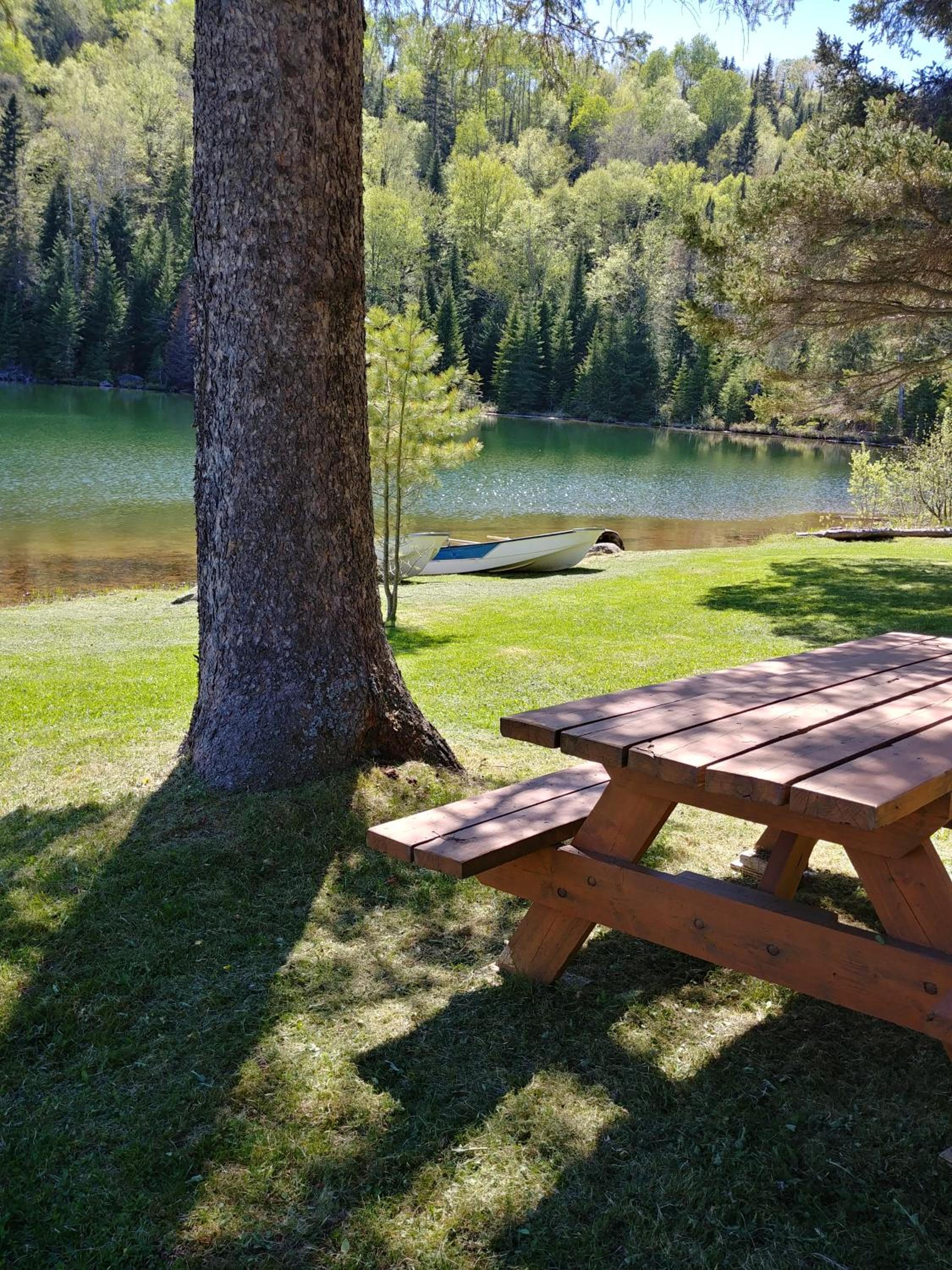 Kan-à-Mouche Pourvoirie Auberge et Chalets