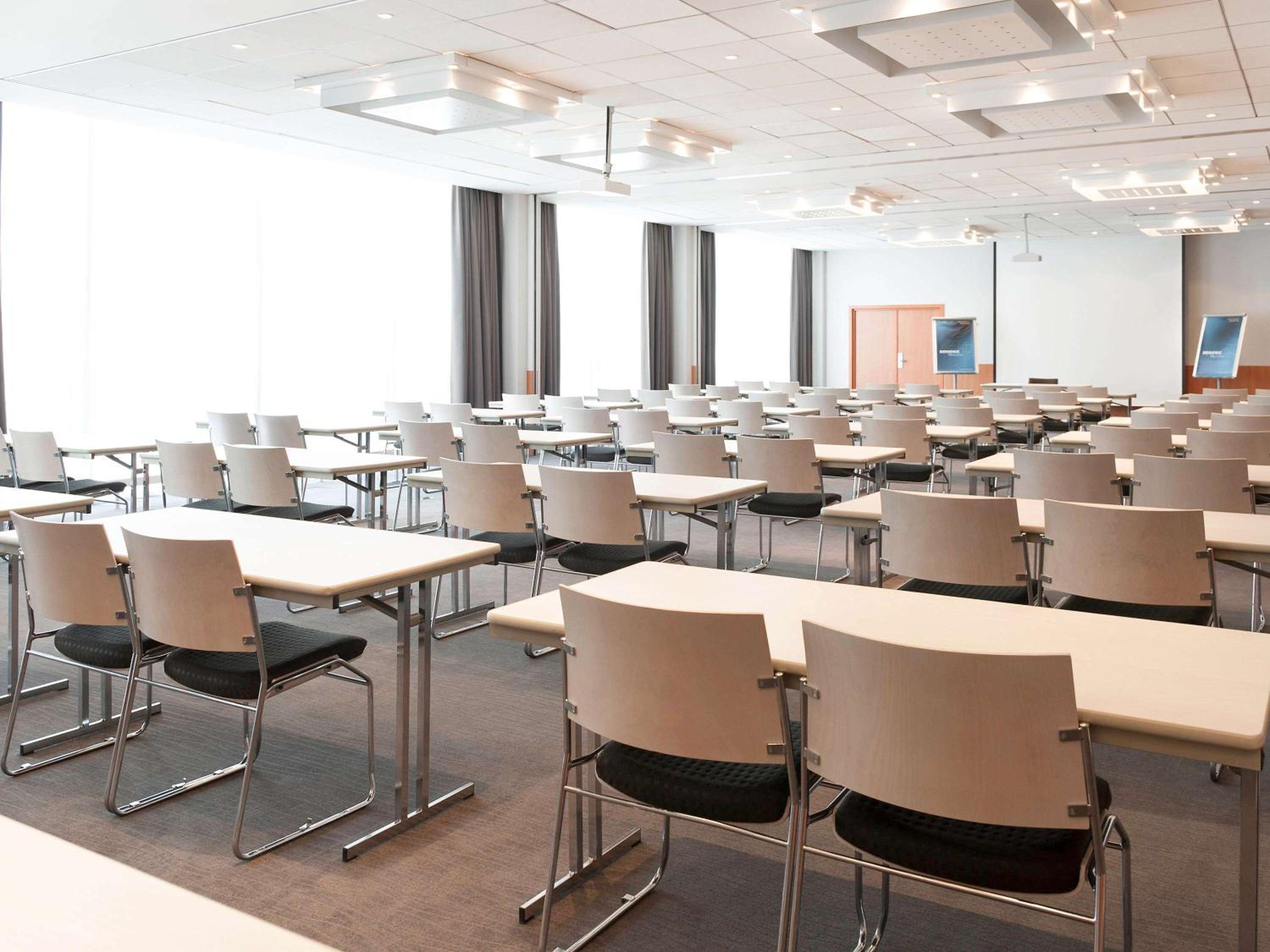 Leuven Vacations - Novotel Leuven Centrum - Property Image 1