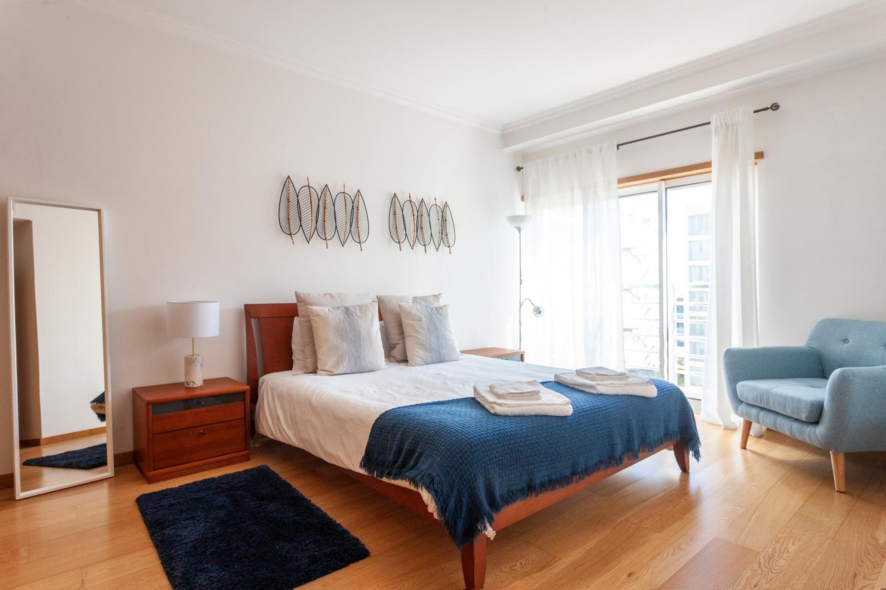 Central Orient Residence - Modern, spacious and sunny! By the river! view 3