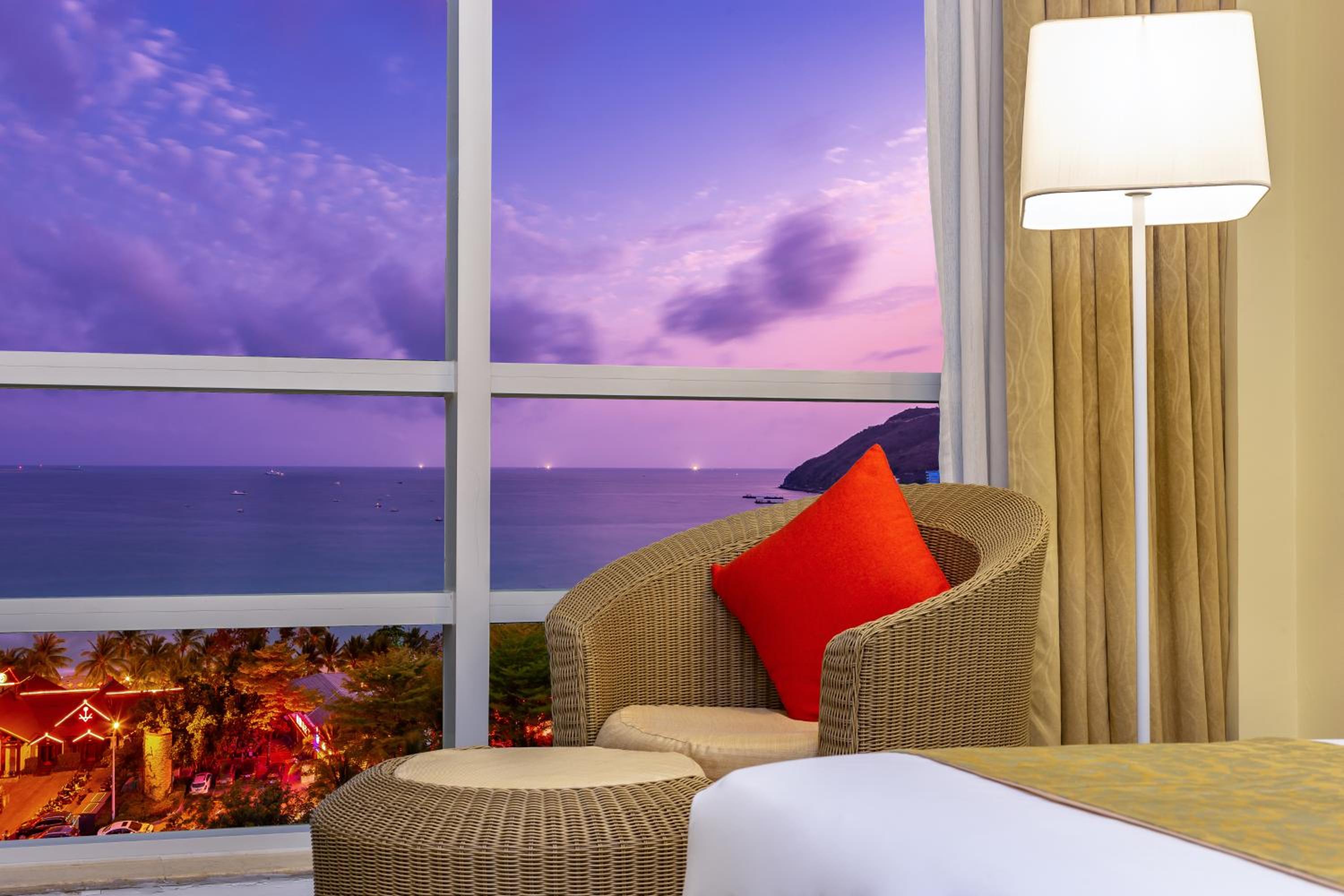 Sunshine Resort Intime Sanya