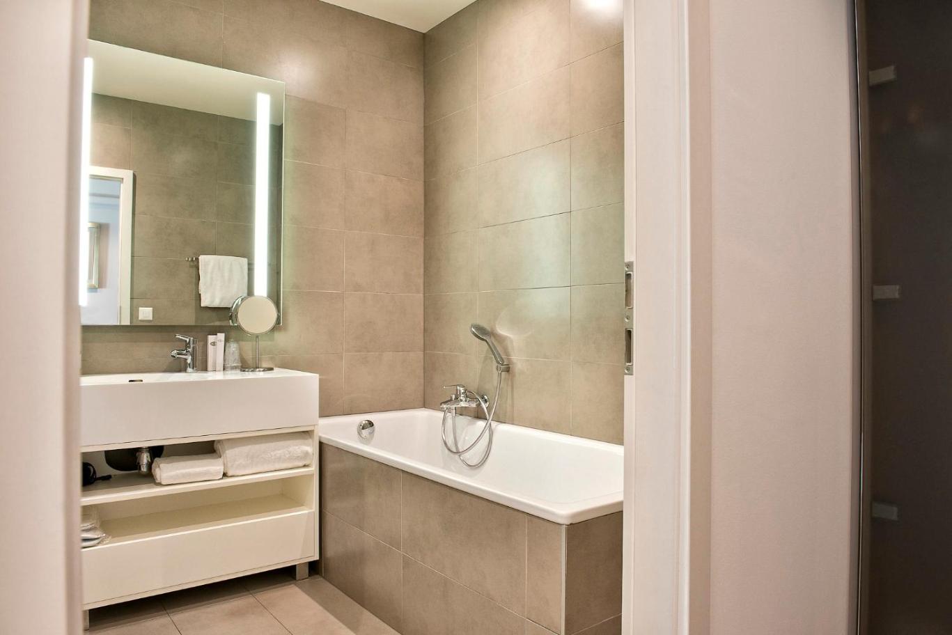 Geneva Vacations - Chez Maman Hotel  Restaurant - Property Image 6