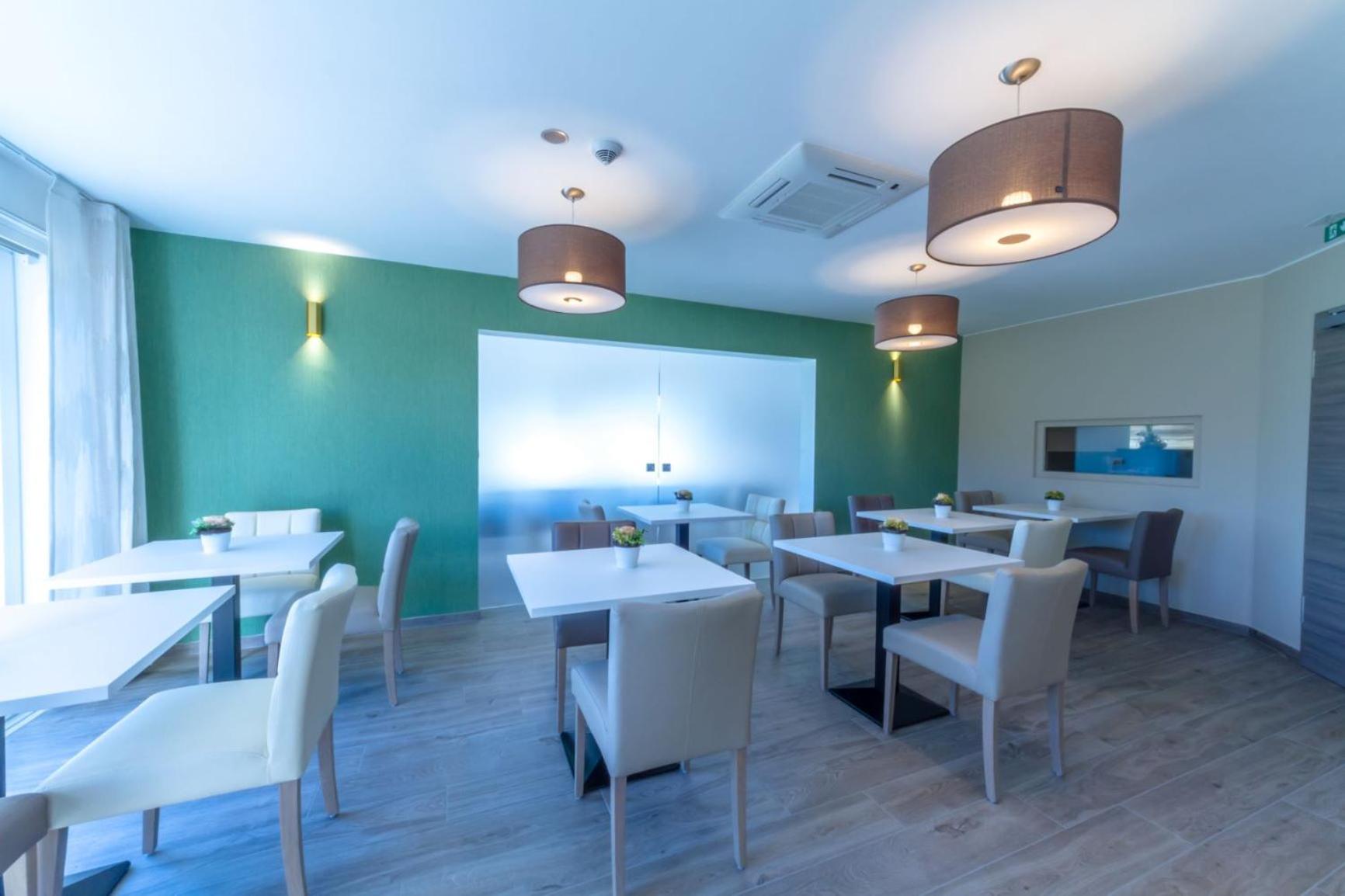 ManavaHotel
