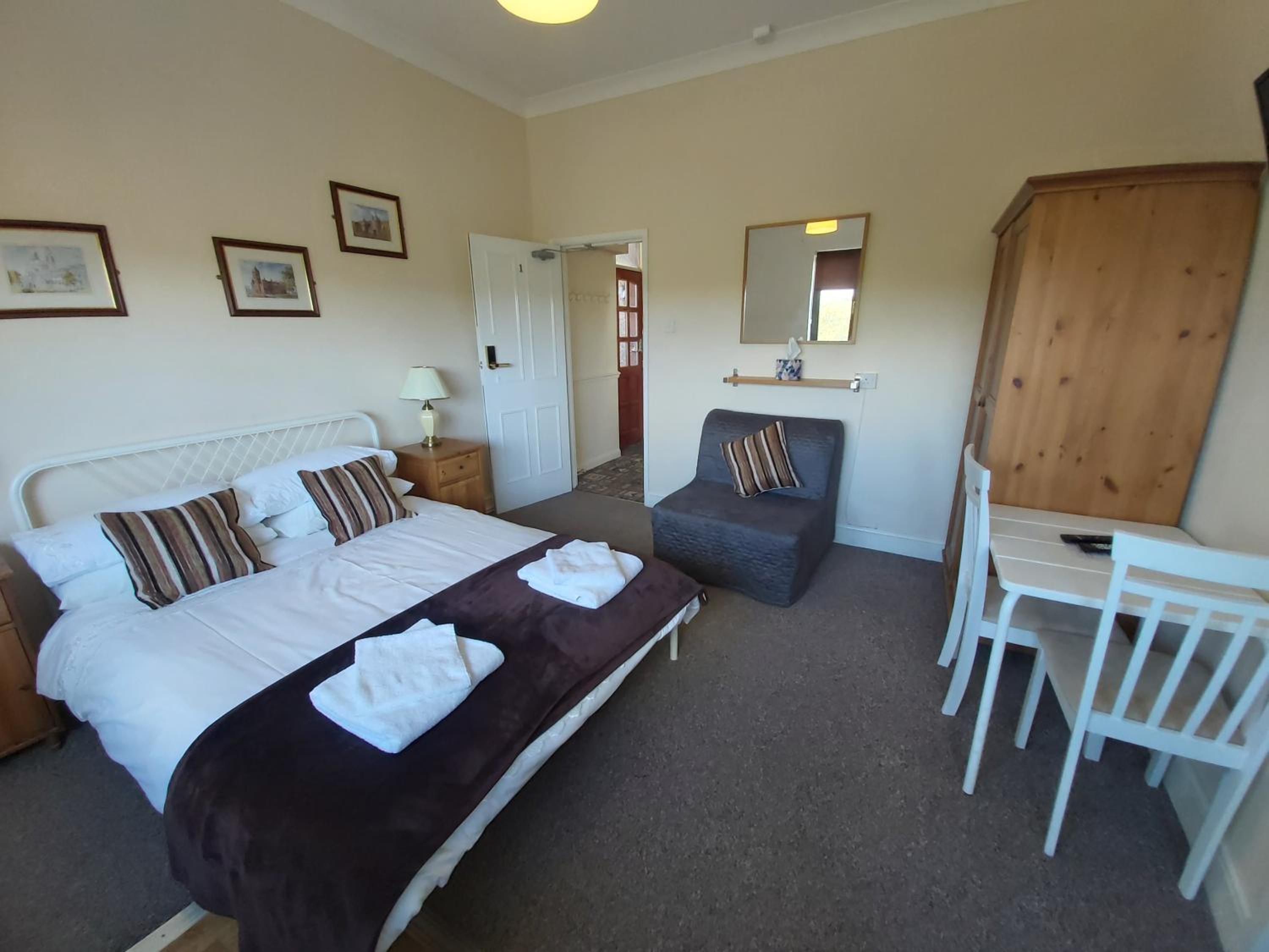 Hotel Sergeants Accommodation - Image 1