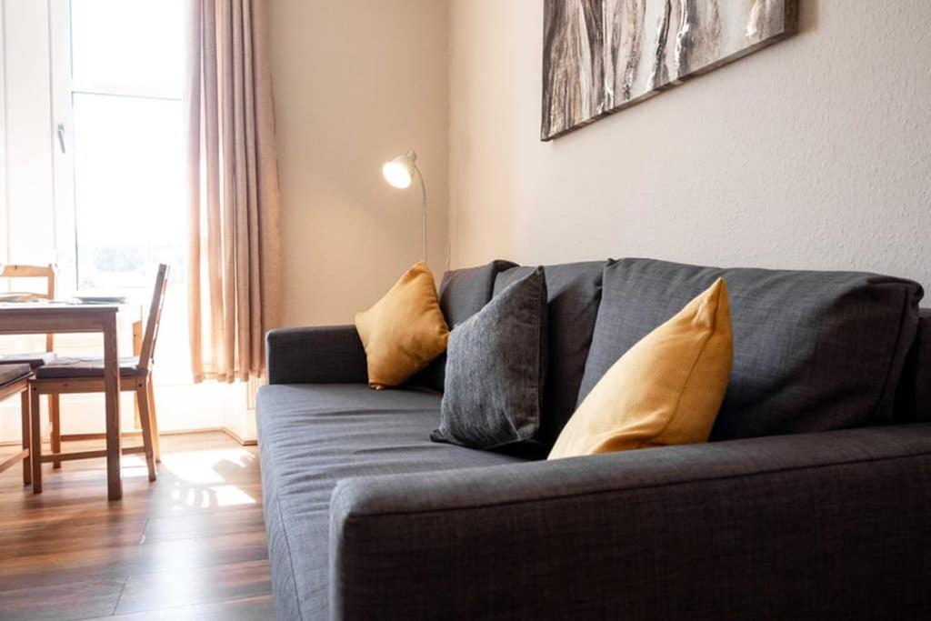Bright, Spacious West-End Flat, Near University view 5