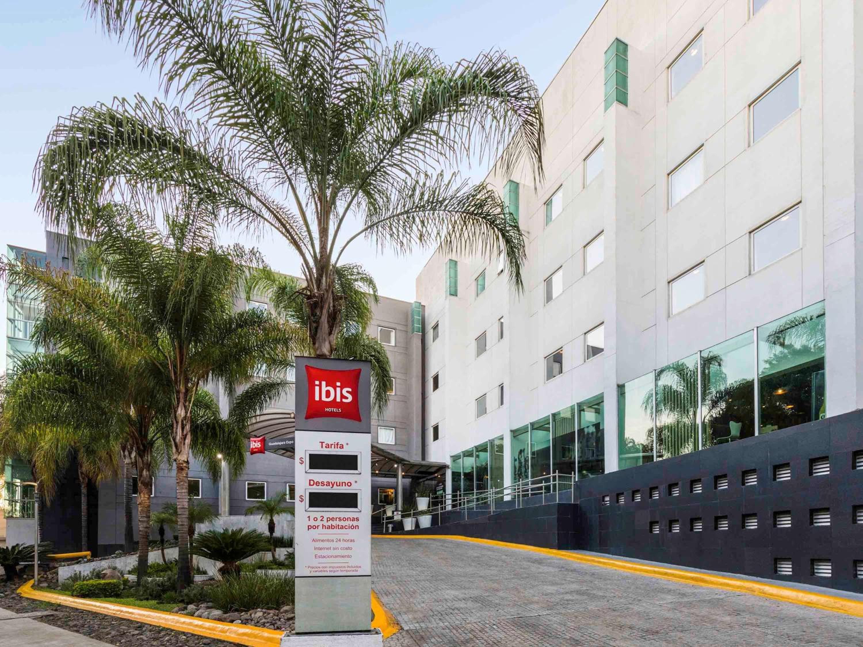Hotel Ibis Guadalajara Expo - Image 1